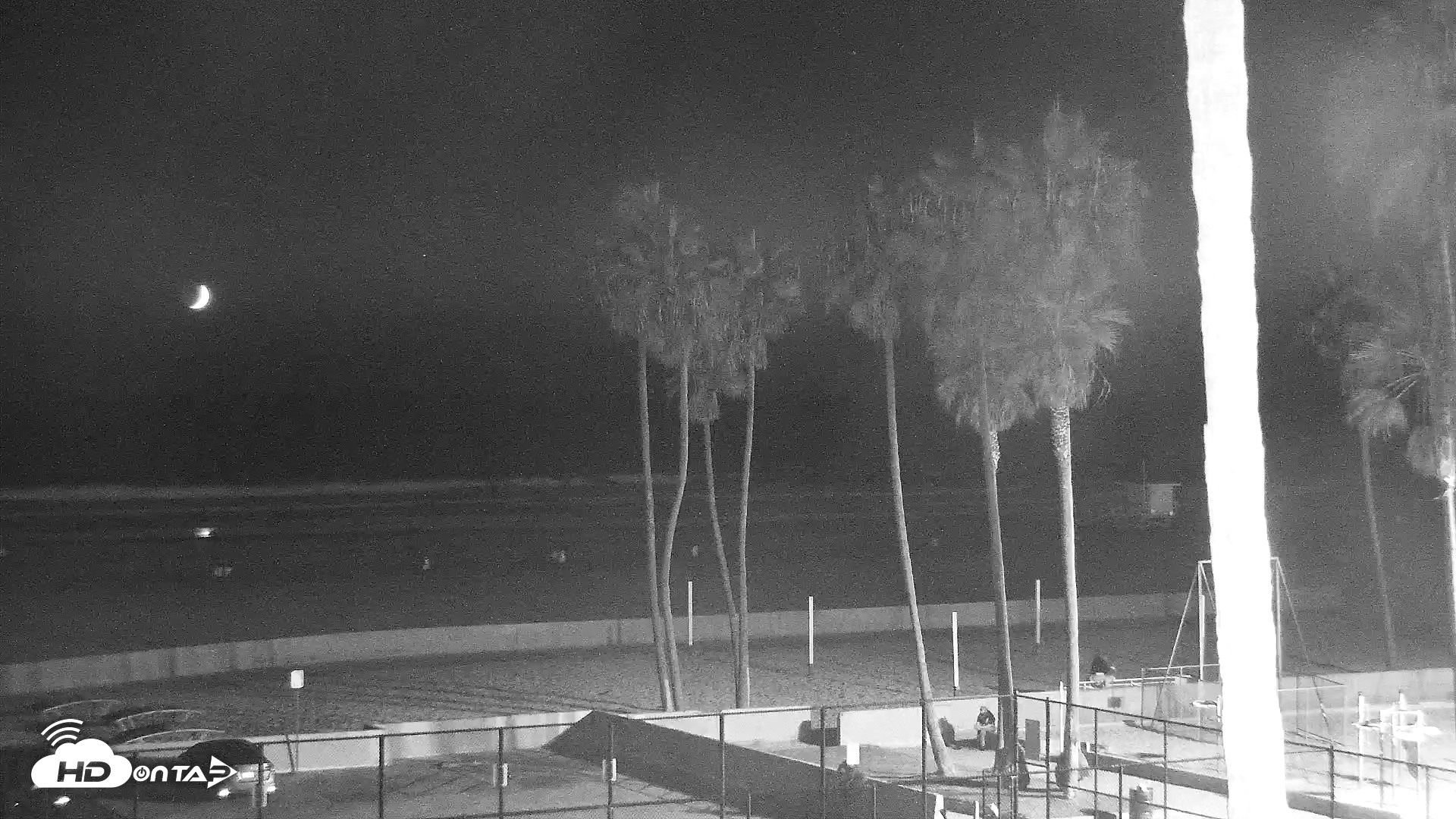 Snapshot of Venice Beach Live Surf Cam taken Sep 13, 2026, 8:07pm PDT