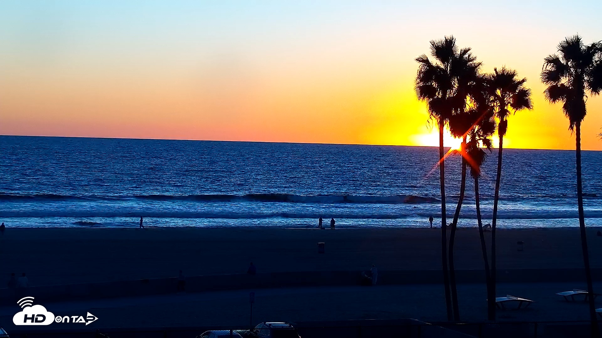 Snapshot of Venice Beach Live Surf Cam taken Oct 15, 2025, 6:19pm PDT