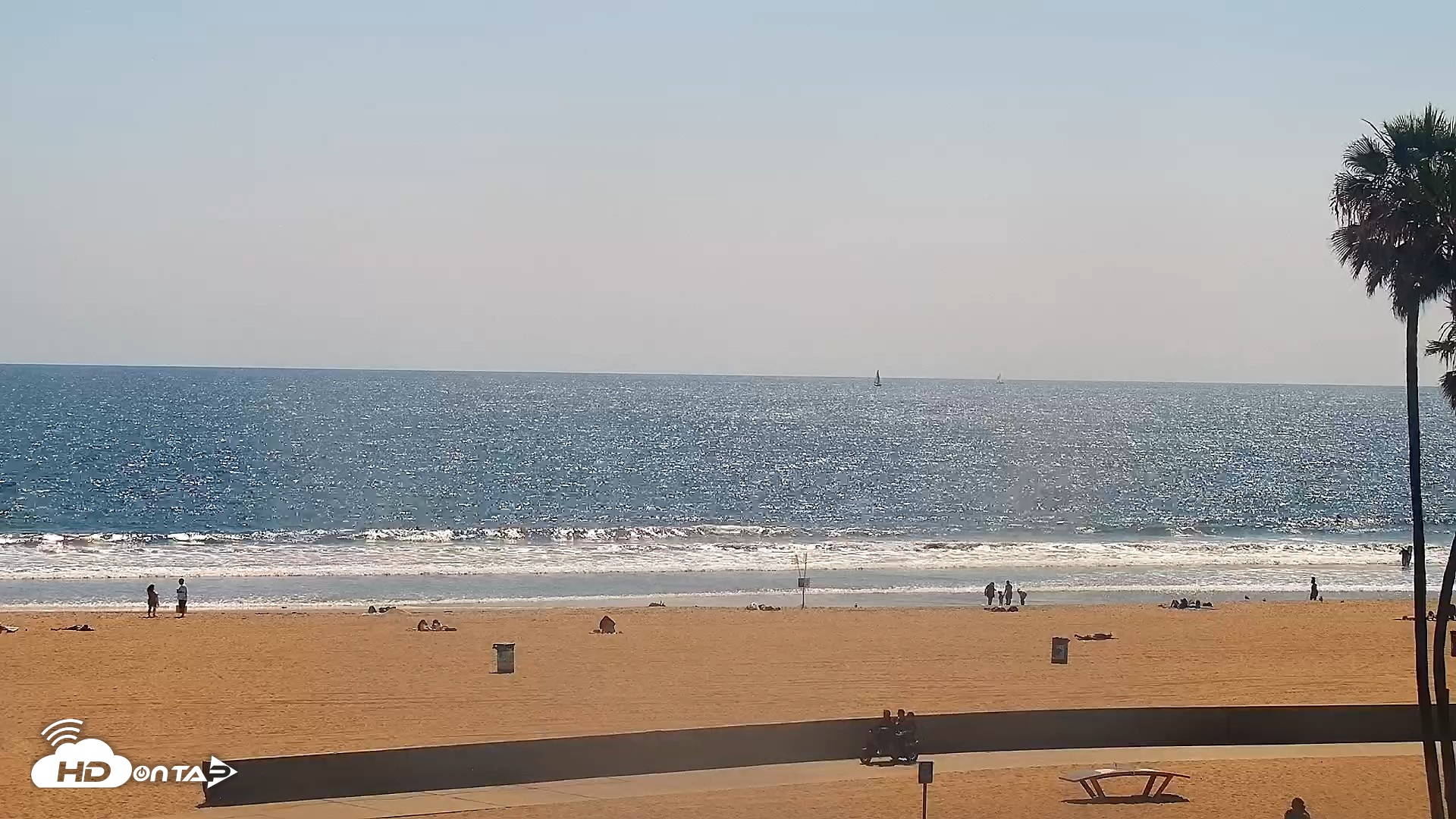 Snapshot of Venice Beach Live Surf Cam taken May 14, 2026, 3:21pm PDT