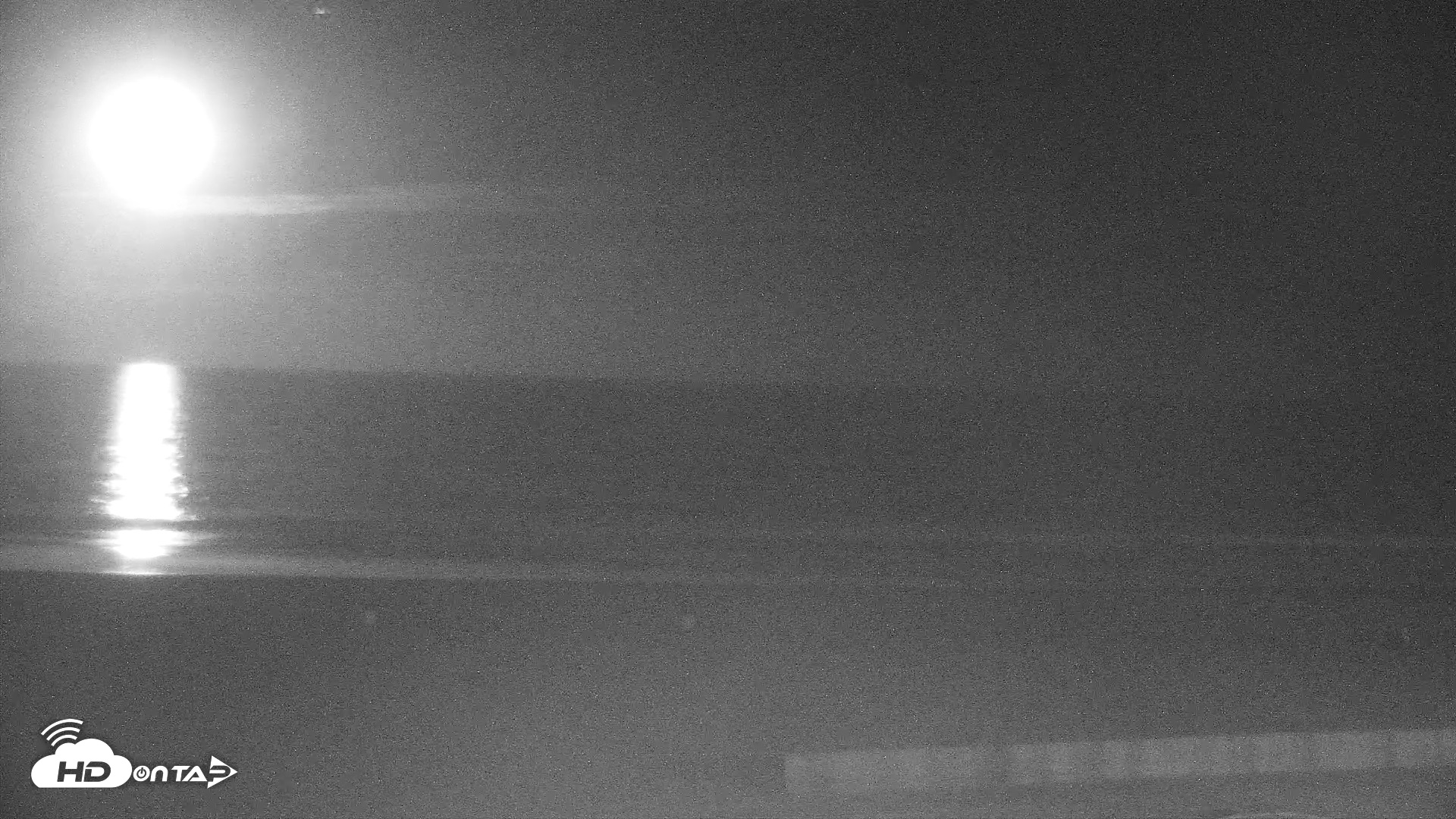 Snapshot of Venice Beach Live Surf Cam taken Aug 22, 2026, 12:32am PDT