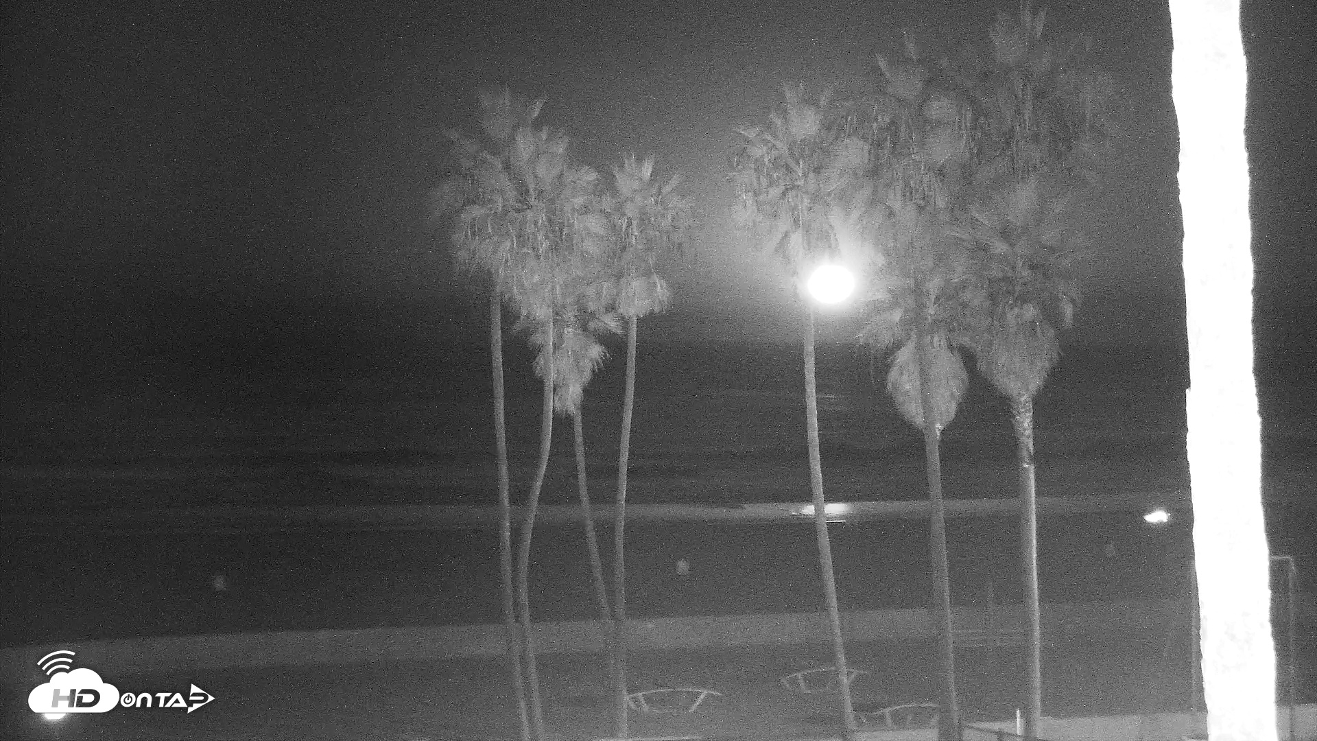 Snapshot of Venice Beach Live Surf Cam taken Oct 5, 2025, 5:02am PDT