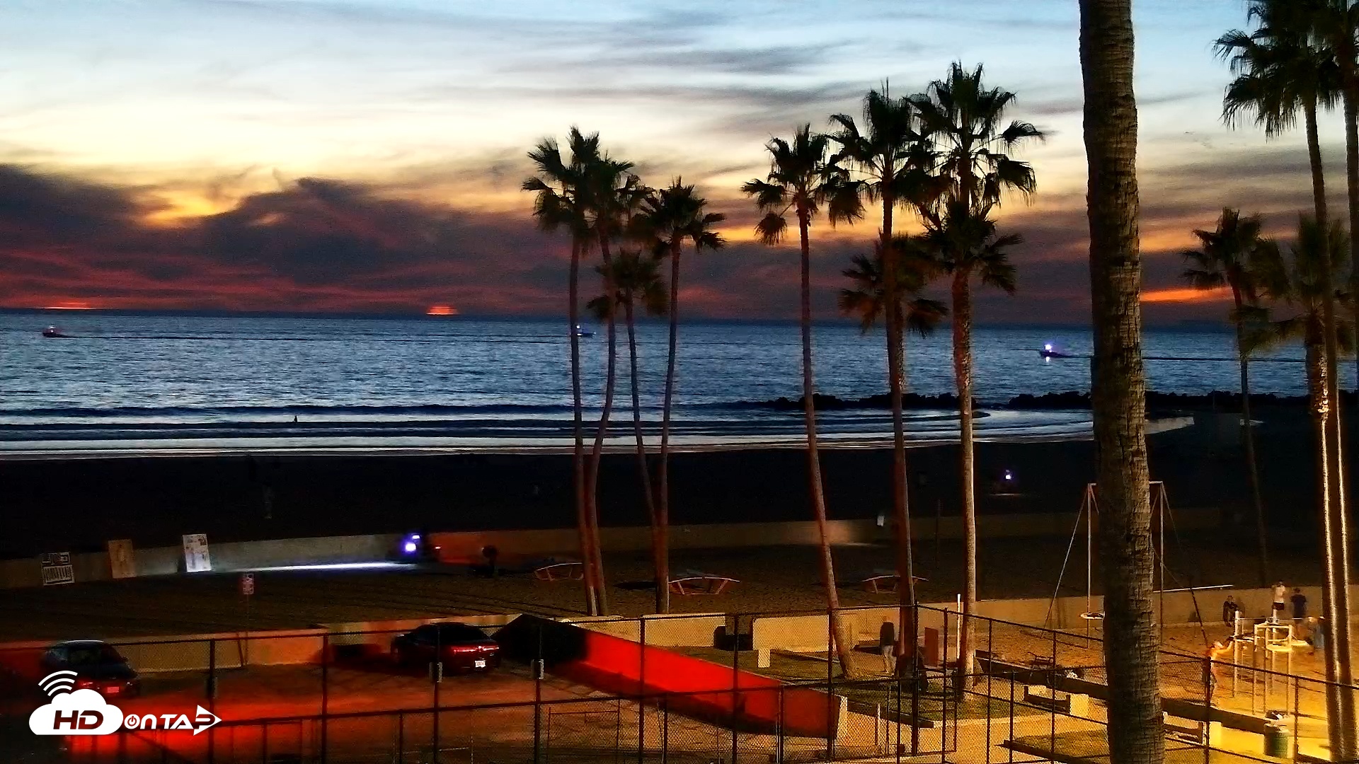Snapshot of Venice Beach Live Surf Cam taken Nov 26, 2025, 5:27pm PST