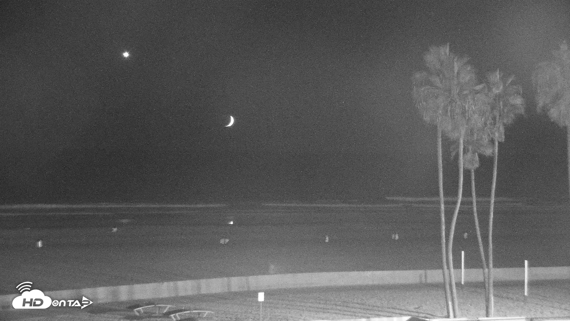 Snapshot of Venice Beach Live Surf Cam taken Sep 13, 2026, 8:12pm PDT