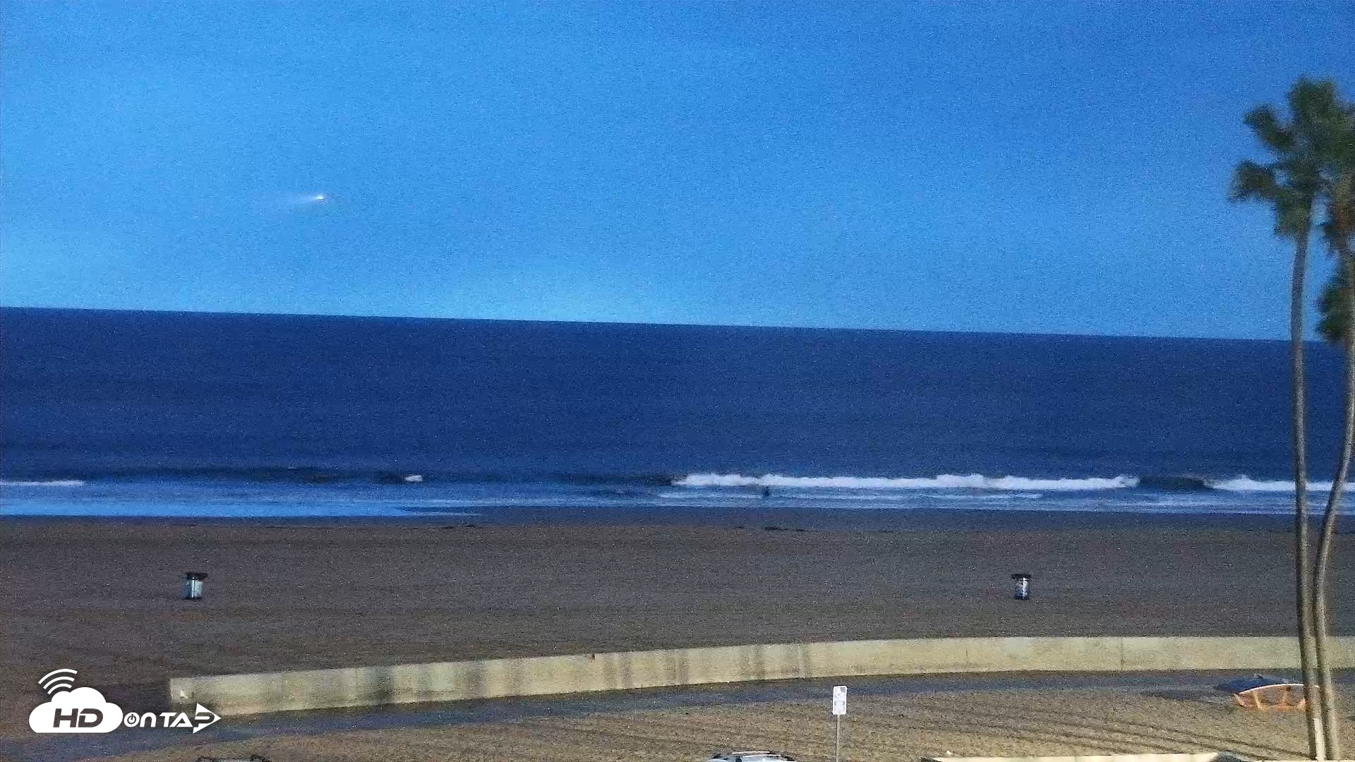 Snapshot of Venice Beach Live Surf Cam taken Dec 23, 2025, 5:16pm PST