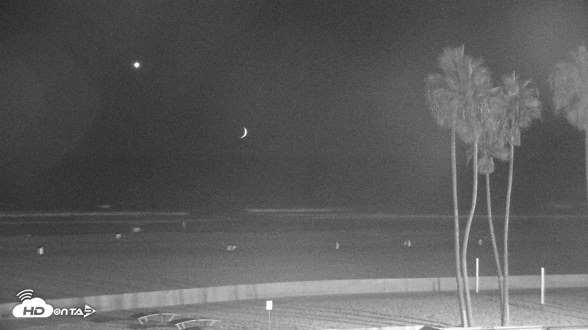 Snapshot of Venice Beach Live Surf Cam taken Sep 13, 2026, 8:14pm PDT