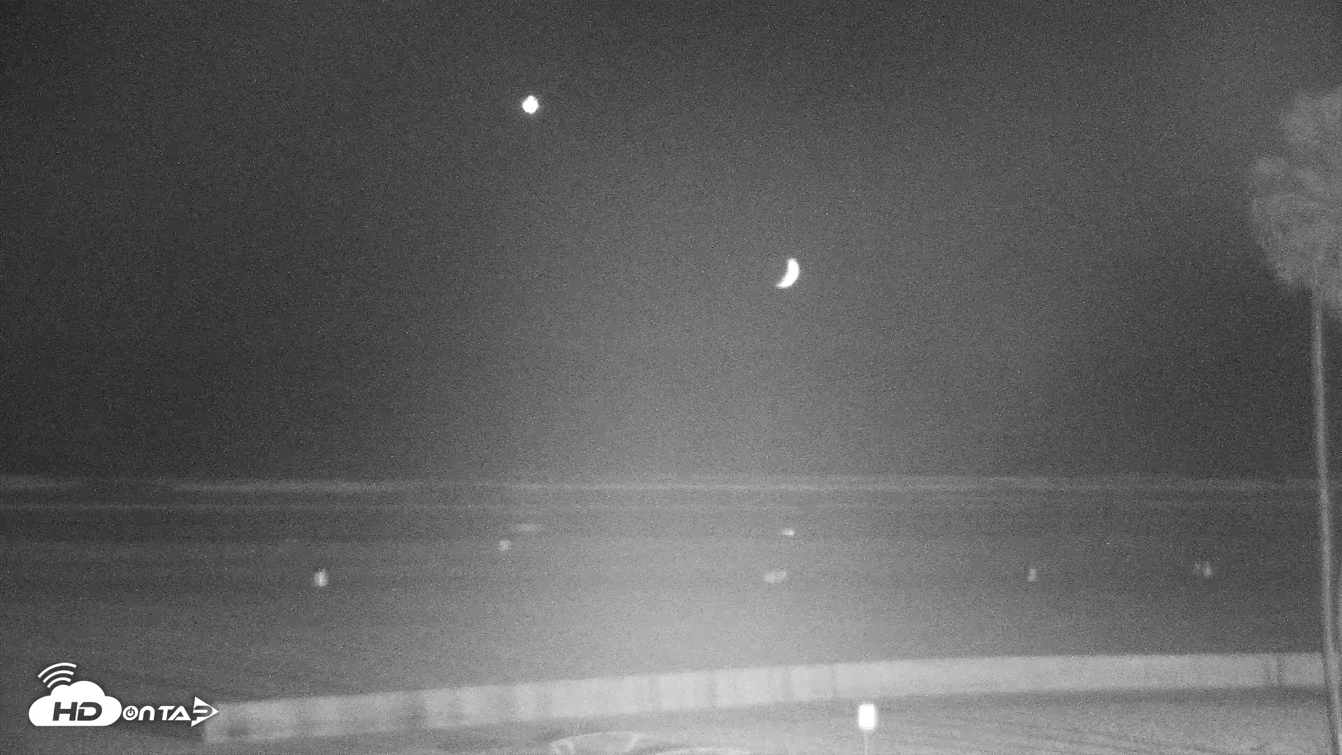 Snapshot of Venice Beach Live Surf Cam taken Sep 13, 2026, 8:12pm PDT