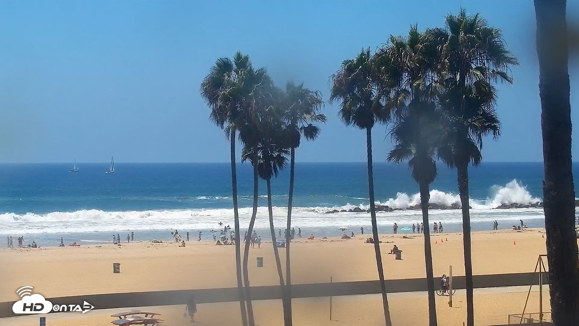 Snapshot of Venice Beach Live Surf Cam taken Jul 28, 2026, 1:32pm PDT