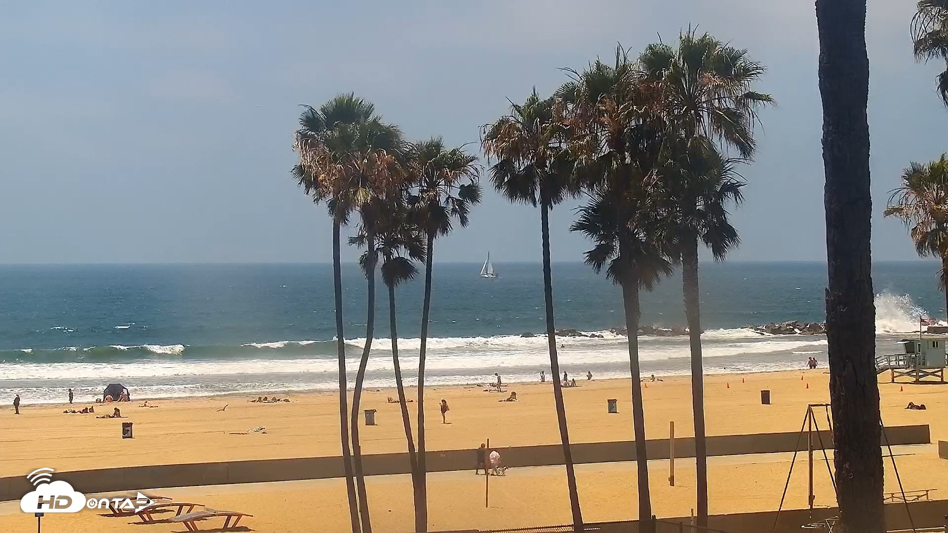 Snapshot of Venice Beach Live Surf Cam taken May 21, 2026, 1:23pm PDT