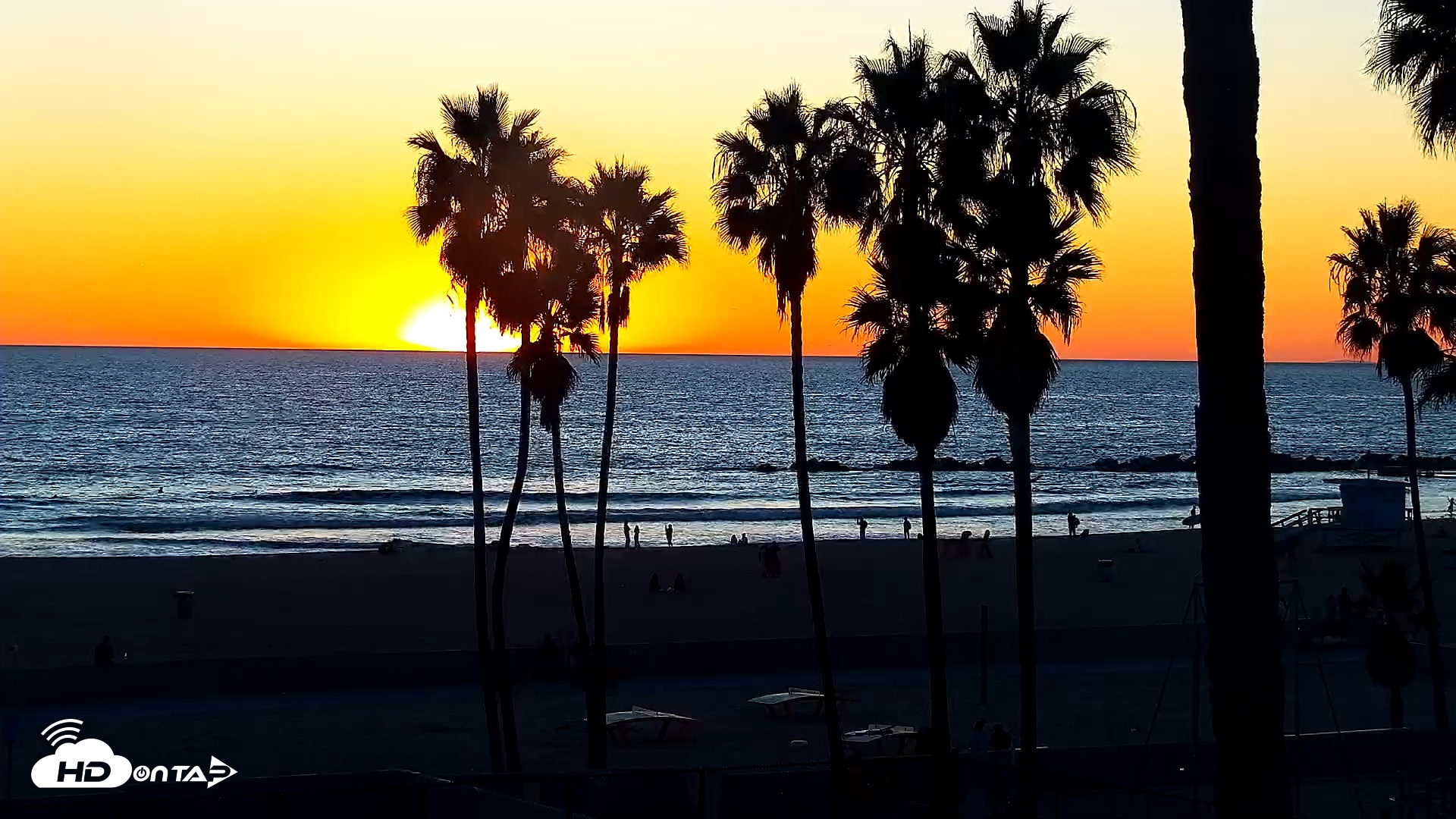 Snapshot of Venice Beach Live Surf Cam taken Oct 17, 2025, 6:18pm PDT