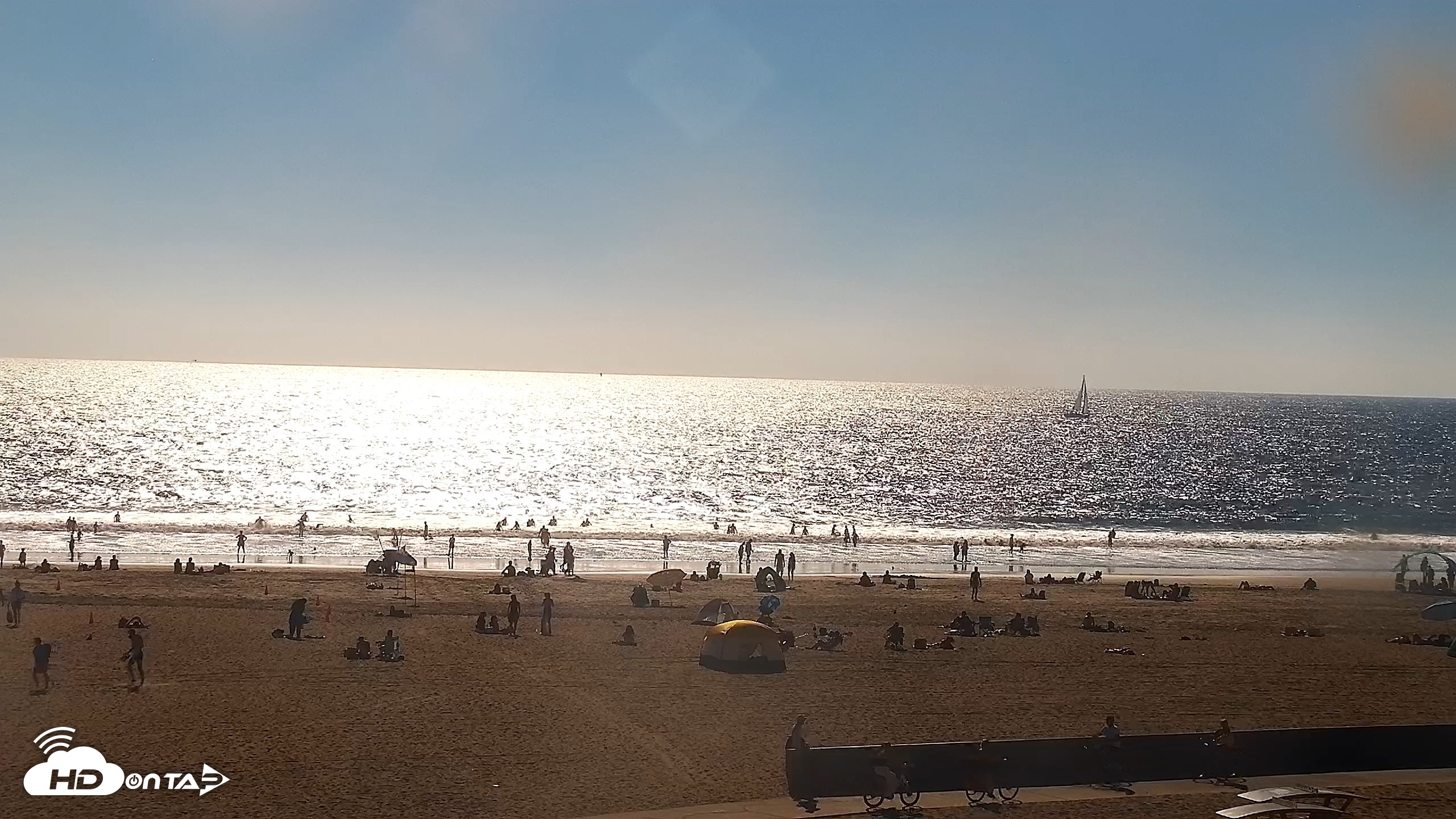 Snapshot of Venice Beach Roaming Live Surf Cam taken Oct 9, 2026, 3:39pm PDT