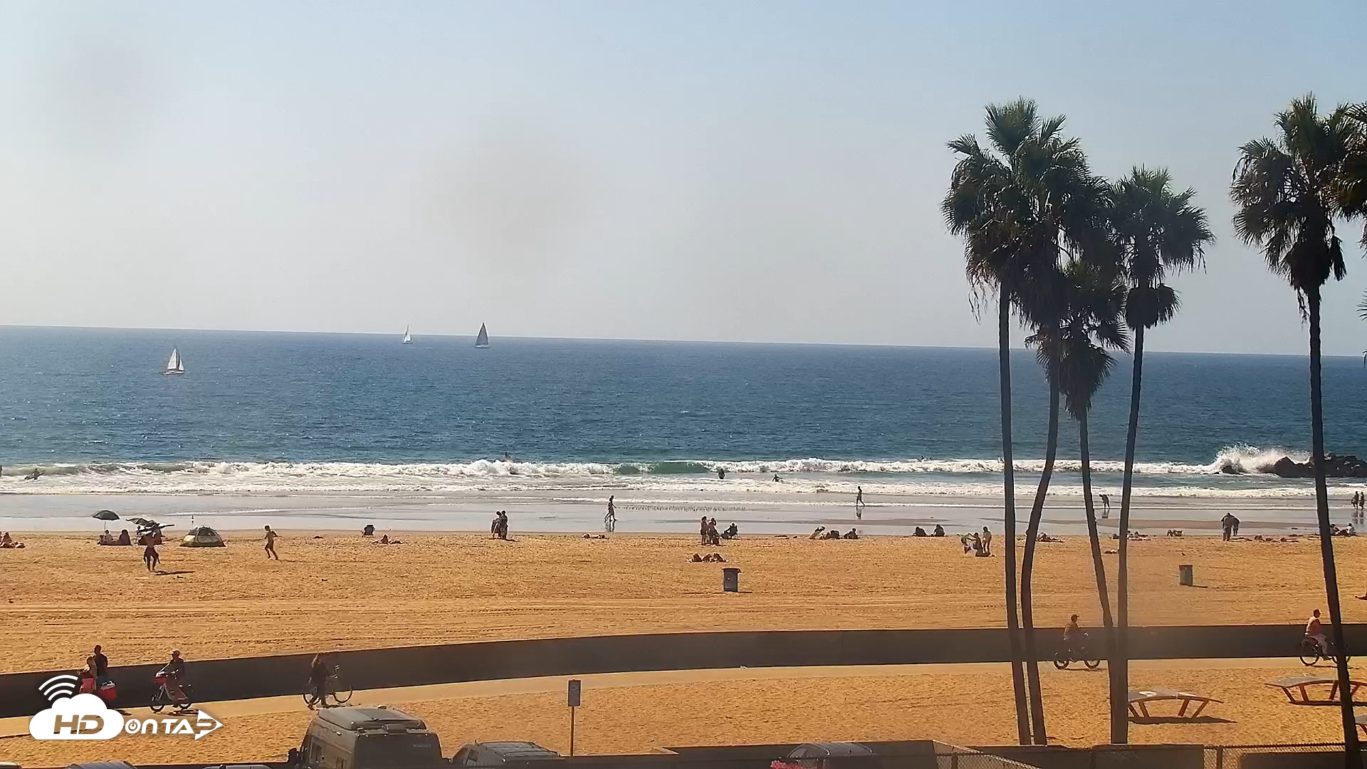 Snapshot of Venice Beach Live Surf Cam taken Oct 5, 2025, 2:18pm PDT