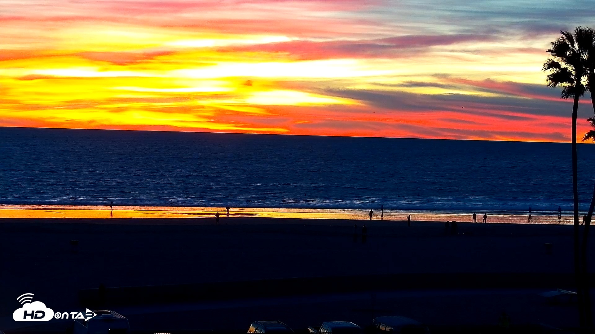 Snapshot of Venice Beach Live Surf Cam taken Dec 4, 2025, 5:05pm PST