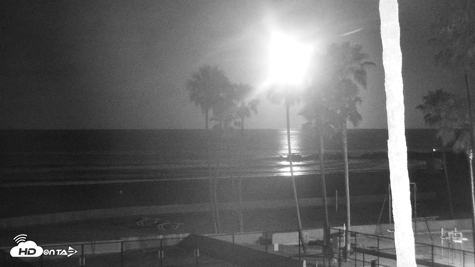 Snapshot of Venice Beach Live Surf Cam taken Apr 28, 2026, 4:00am PDT