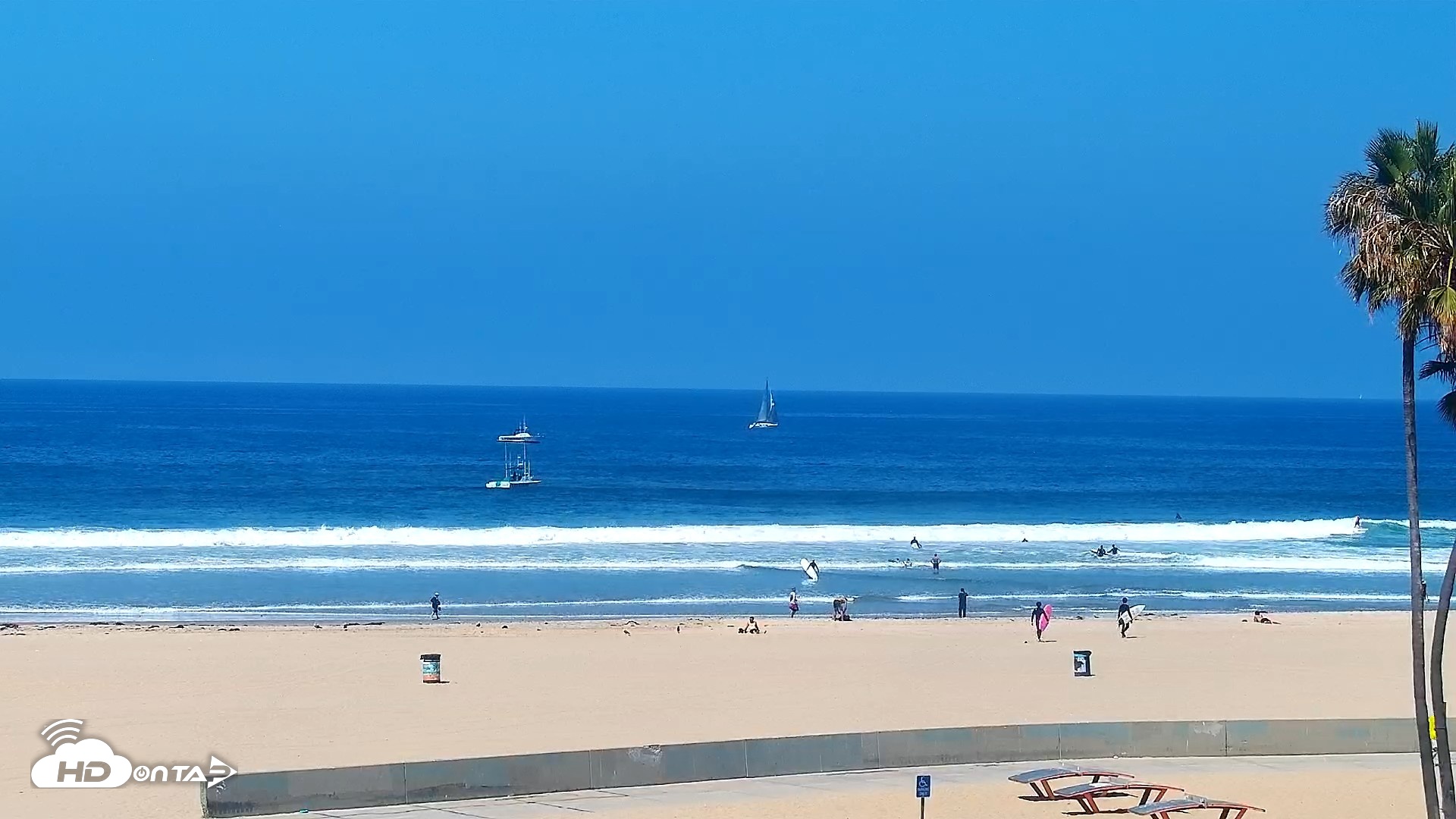 Snapshot of Venice Beach Live Surf Cam taken Jun 11, 2026, 10:55am PDT