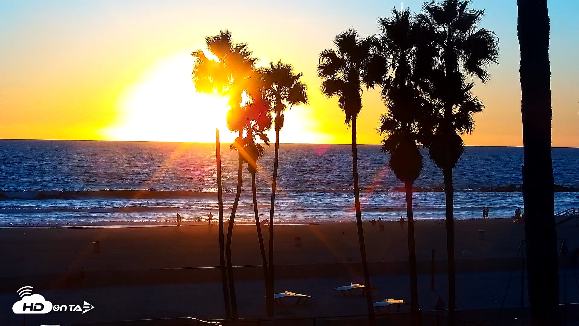 Snapshot of Venice Beach Live Surf Cam taken Oct 15, 2025, 6:13pm PDT