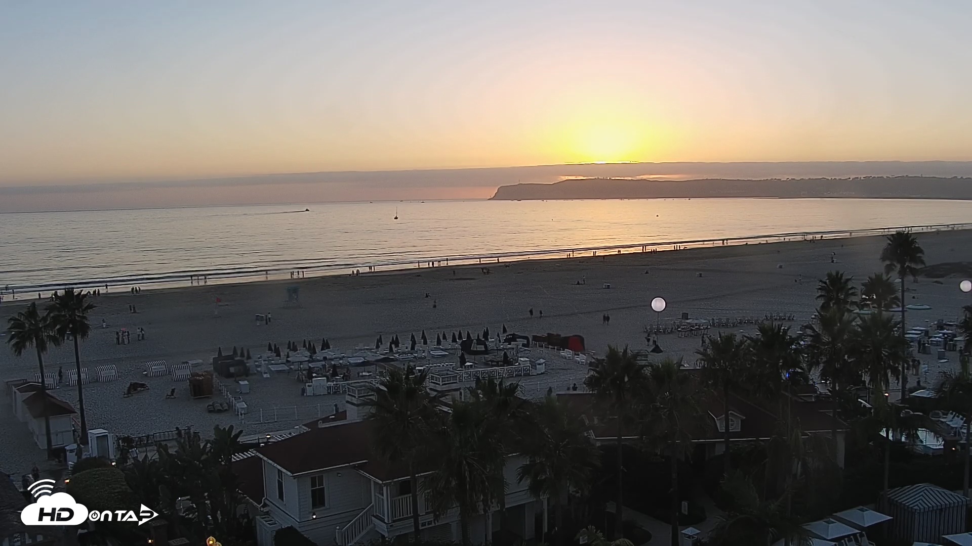 Snapshot of Hotel Del Coronado North Roaming Live Cam taken Oct 11, 2025, 6:14pm PDT