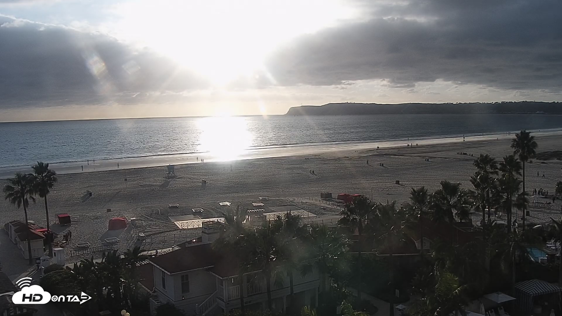 Snapshot of Hotel Del Coronado North Roaming Live Cam taken Oct 28, 2026, 5:08pm PDT