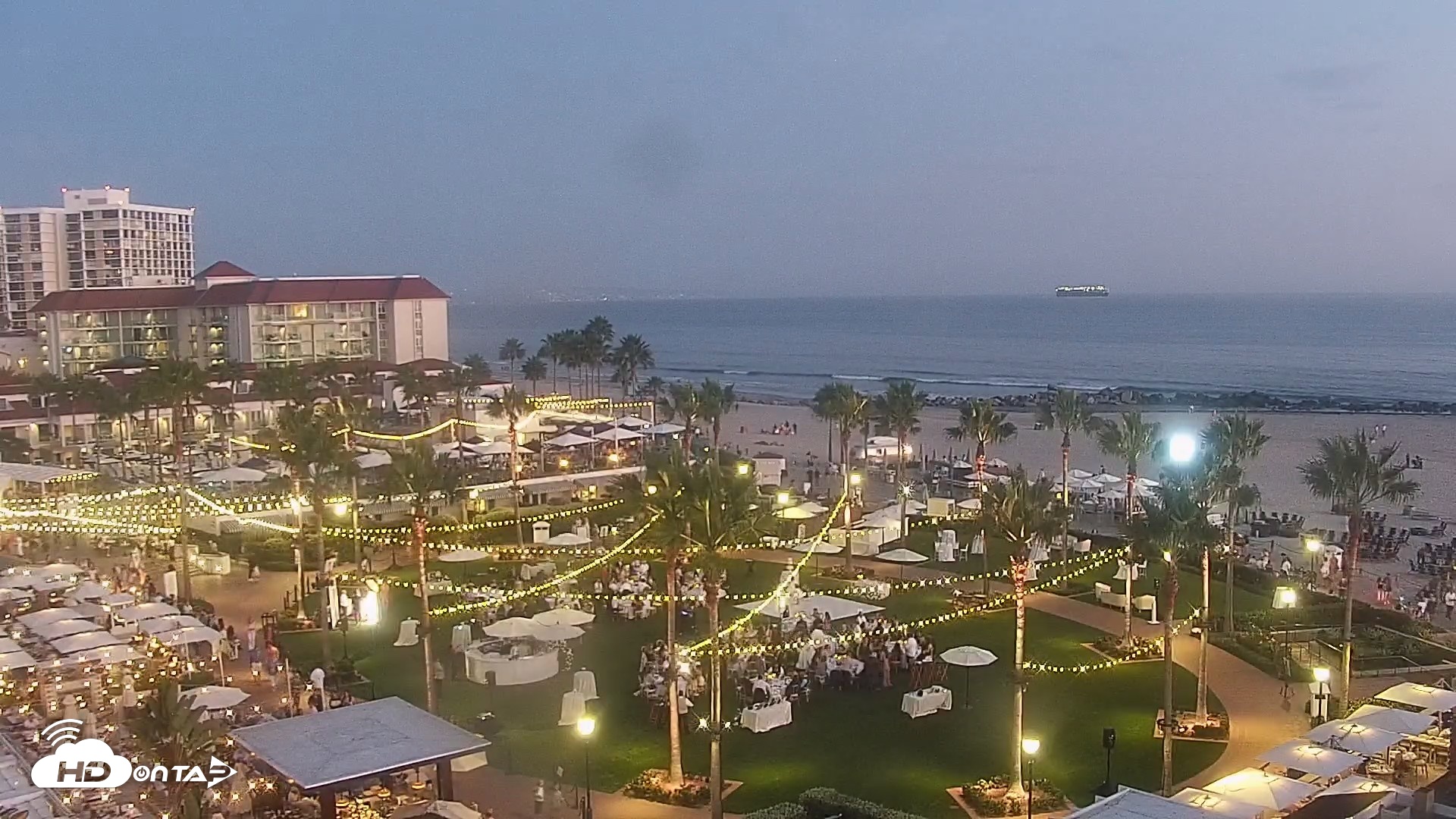 Snapshot of Hotel Del Coronado North Roaming Live Cam taken Aug 8, 2026, 8:01pm PDT