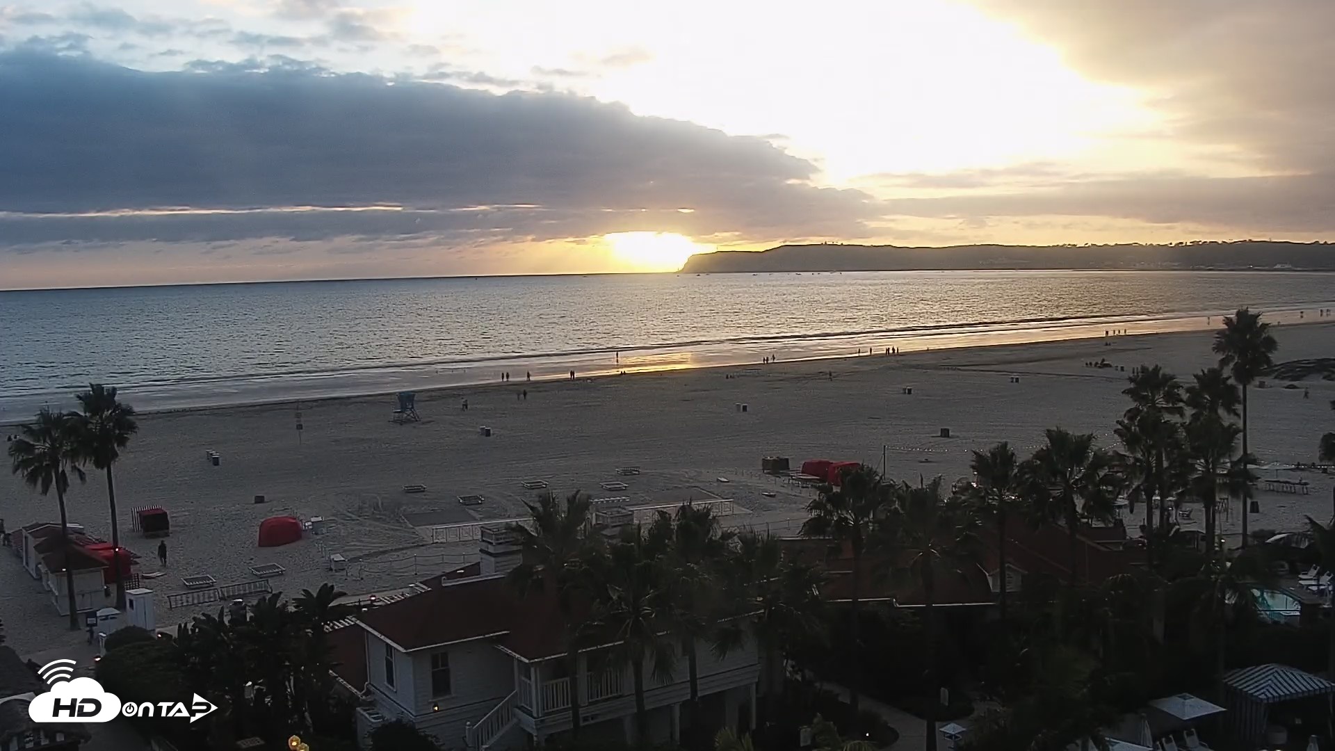 Snapshot of Hotel Del Coronado North Roaming Live Cam taken Oct 28, 2026, 5:43pm PDT