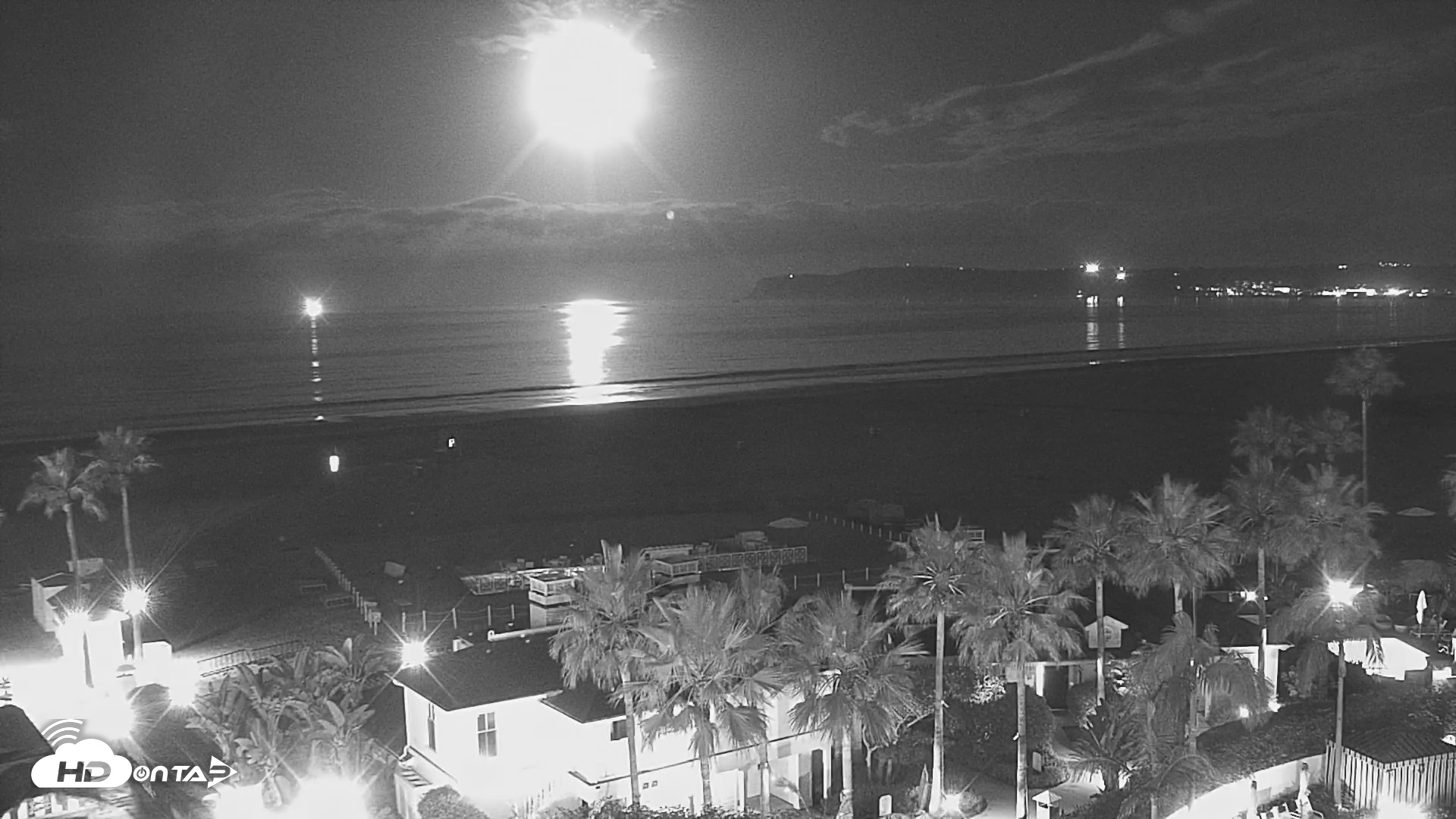 Snapshot of Hotel Del Coronado North Roaming Live Cam taken Apr 30, 2026, 4:23am PDT