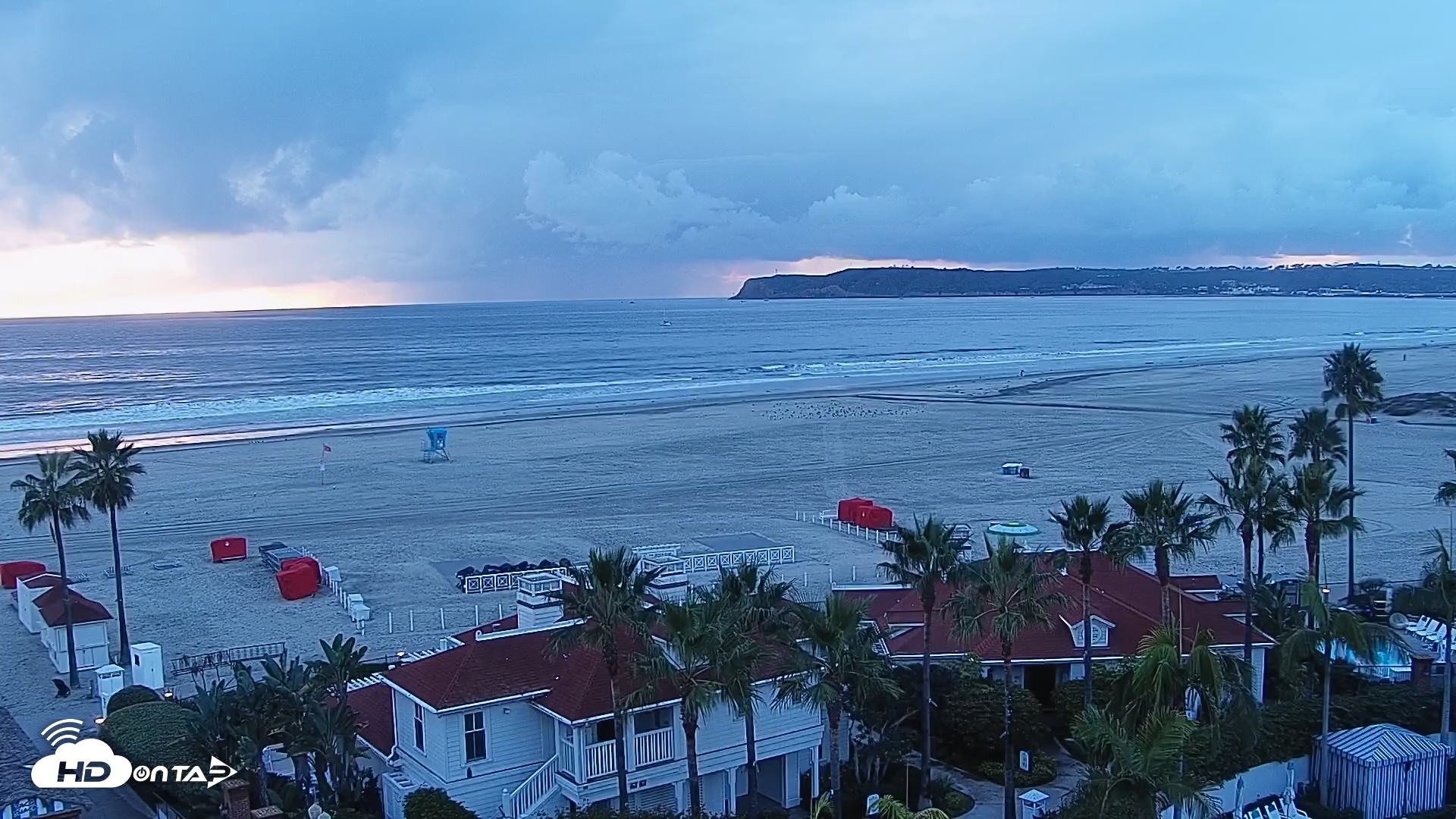 Snapshot of Hotel Del Coronado North Roaming Live Cam taken Nov 18, 2025, 4:27pm PST
