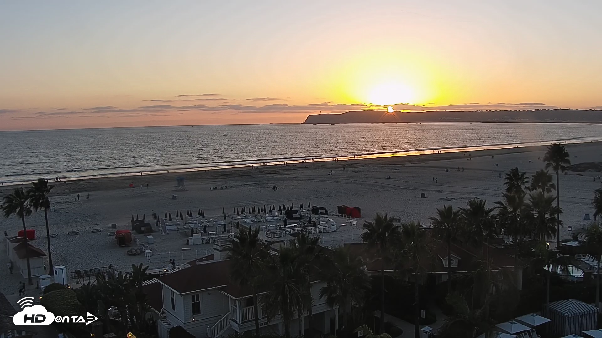 Snapshot of Hotel Del Coronado North Roaming Live Cam taken Oct 7, 2025, 6:18pm PDT