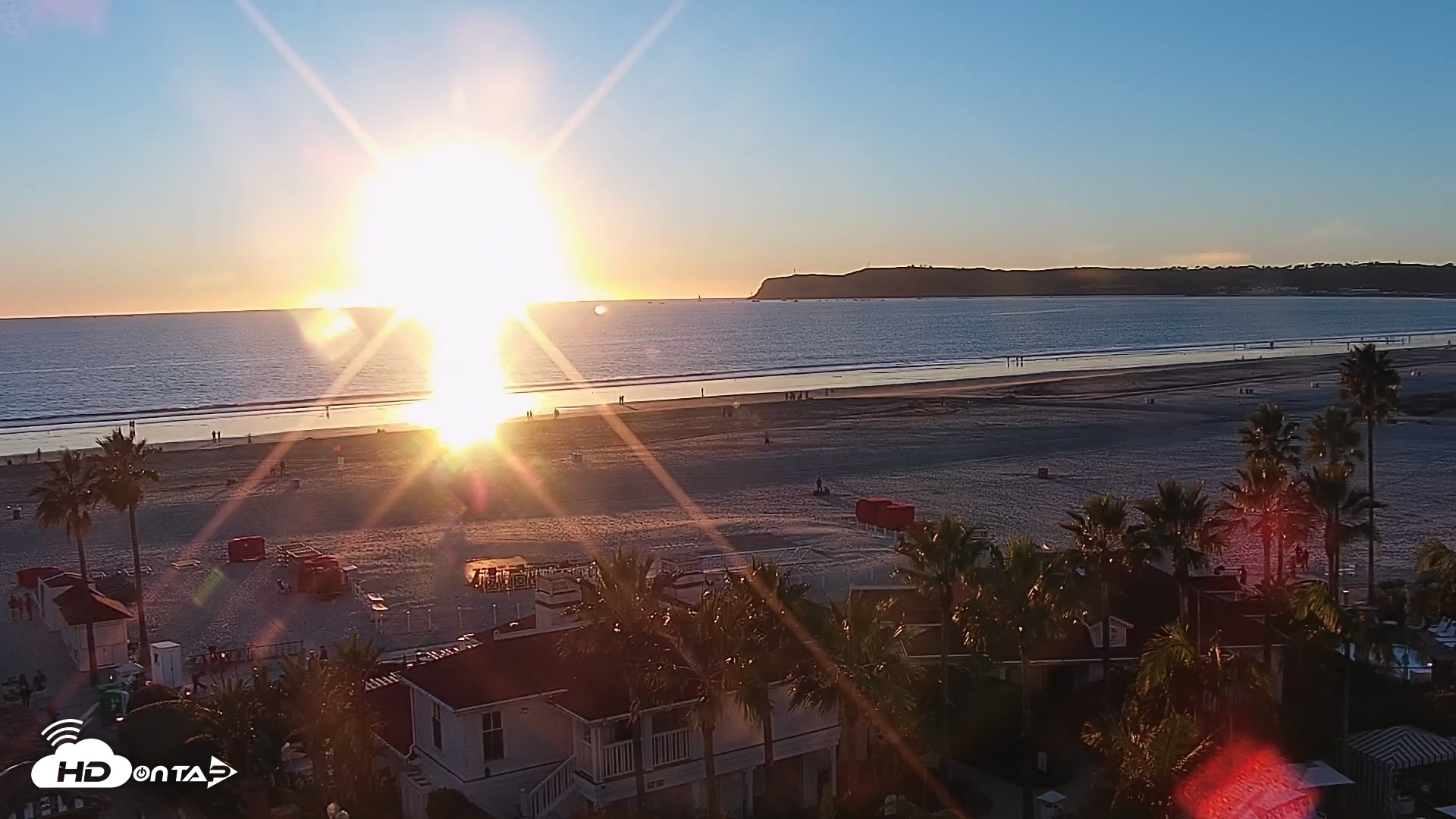 Snapshot of Hotel Del Coronado North Roaming Live Cam taken Dec 5, 2025, 4:28pm PST