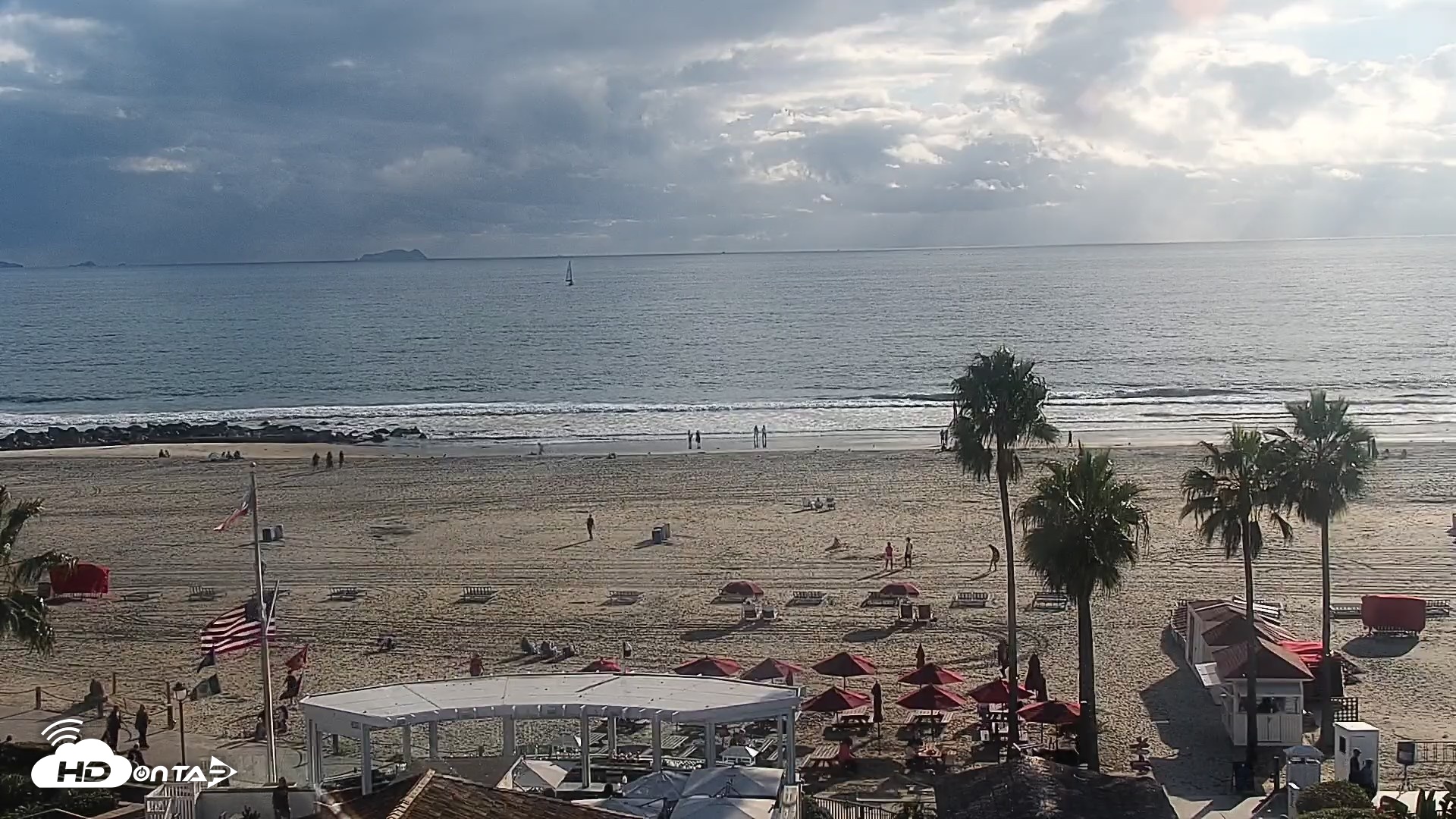 Snapshot of Hotel Del Coronado North Roaming Live Cam taken Oct 23, 2026, 4:22pm PDT