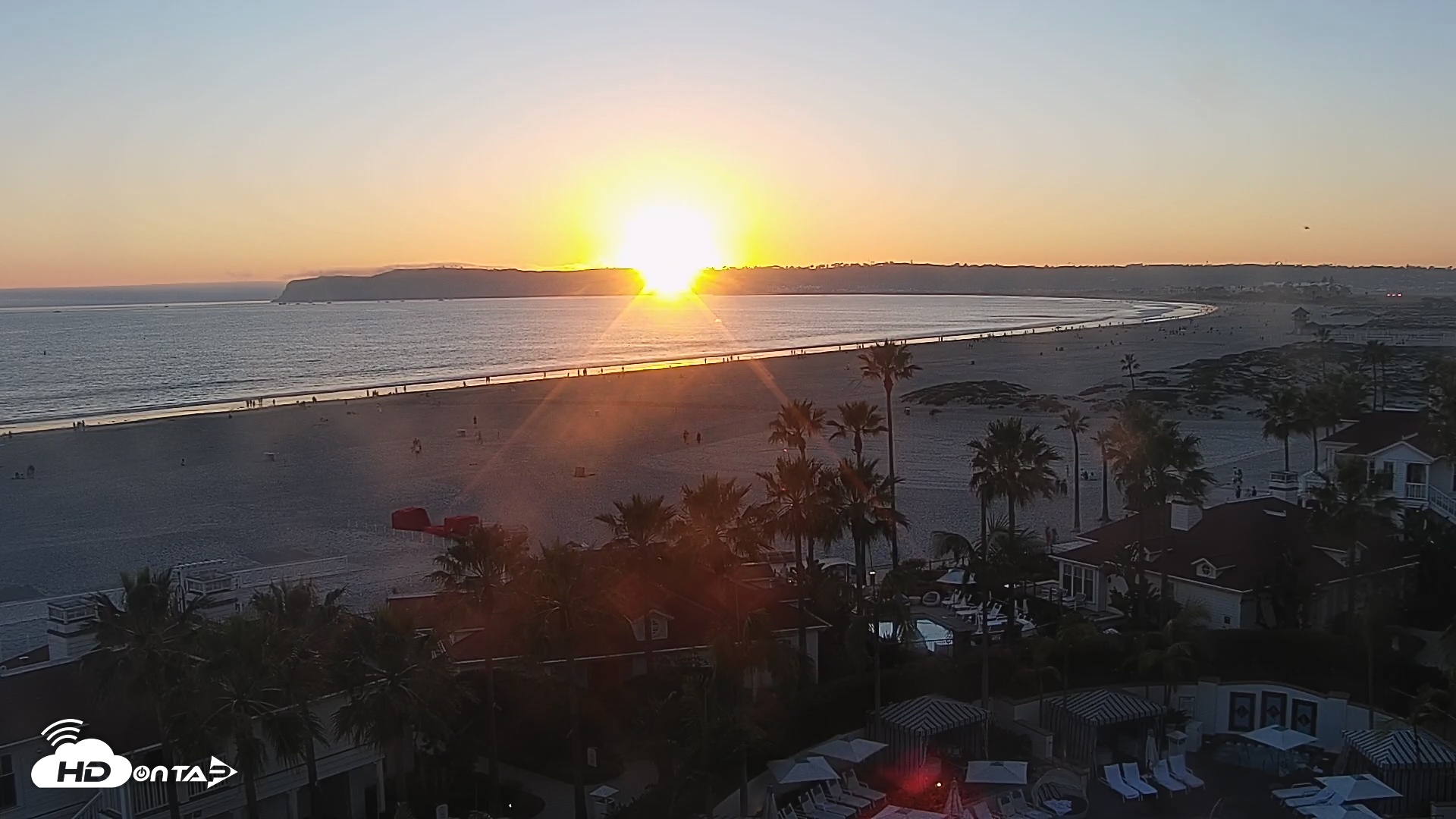 Snapshot of Hotel Del Coronado North Roaming Live Cam taken Mar 19, 2026, 6:55pm PDT