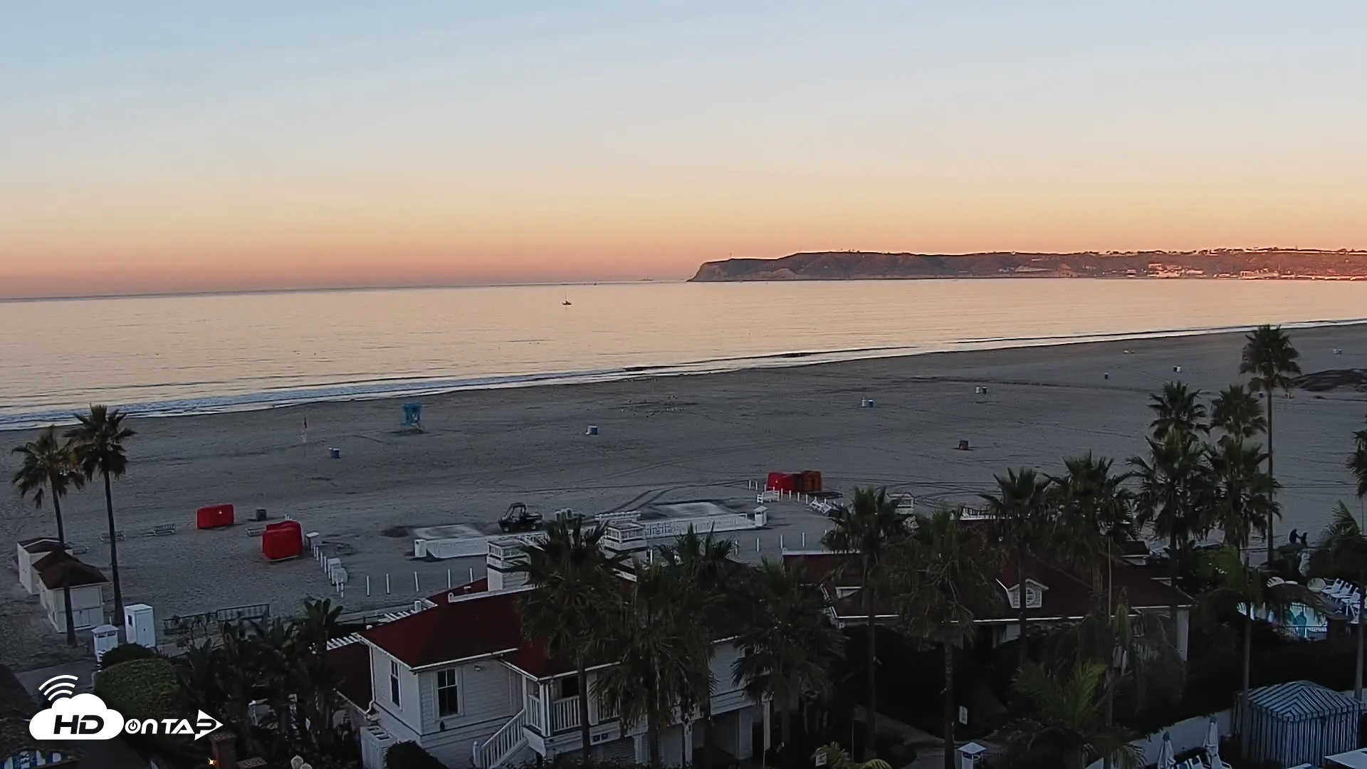 Snapshot of Hotel Del Coronado North Roaming Live Cam taken Oct 17, 2025, 7:03am PDT