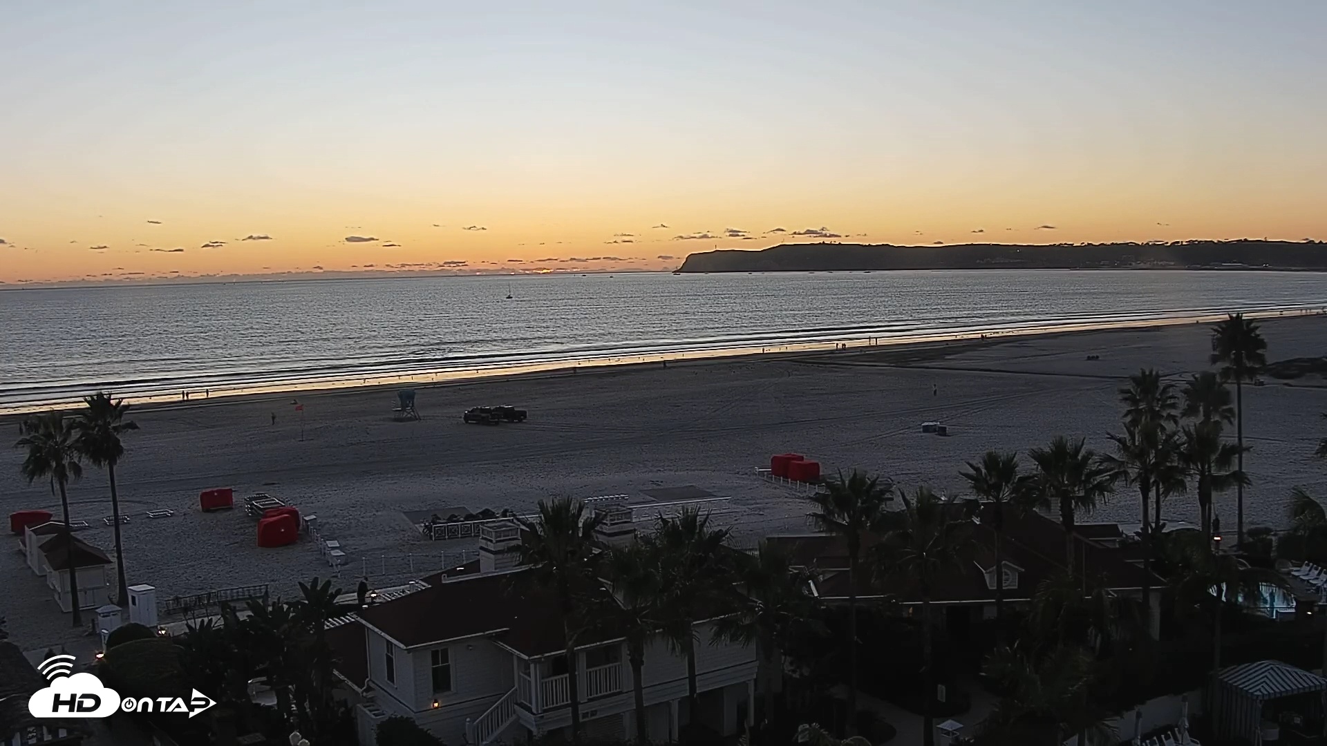 Snapshot of Hotel Del Coronado North Roaming Live Cam taken Nov 19, 2025, 4:49pm PST