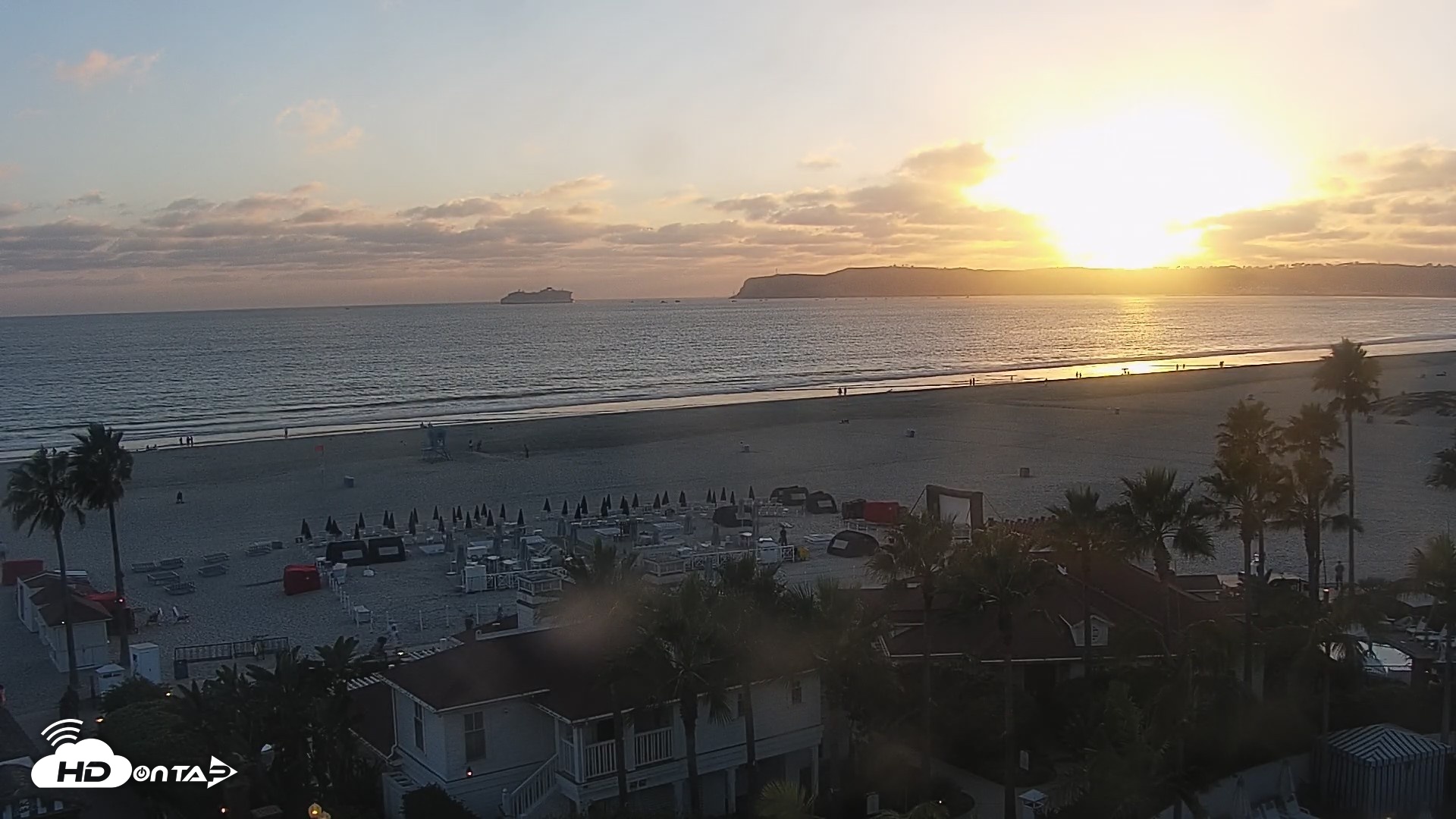 Snapshot of Hotel Del Coronado North Roaming Live Cam taken Sep 18, 2026, 6:35pm PDT