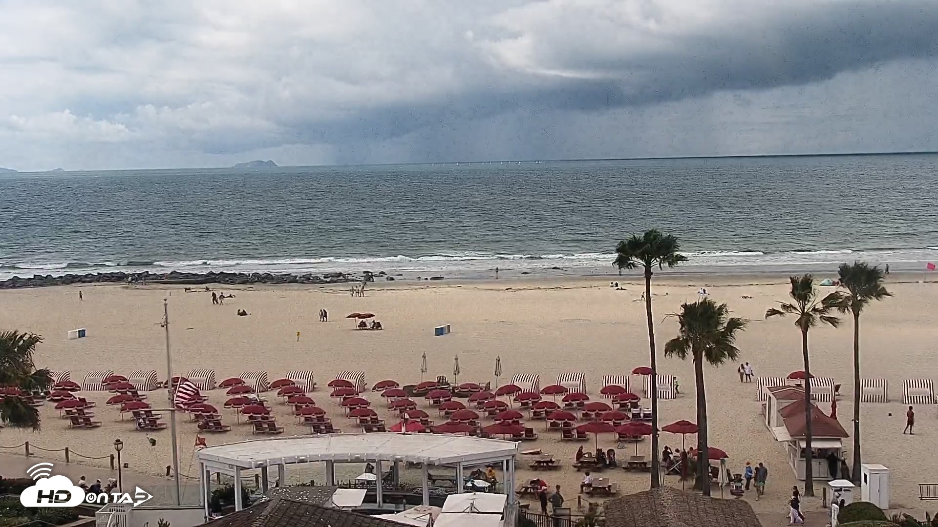 Snapshot of Hotel Del Coronado North Roaming Live Cam taken Apr 12, 2026, 11:48am PDT