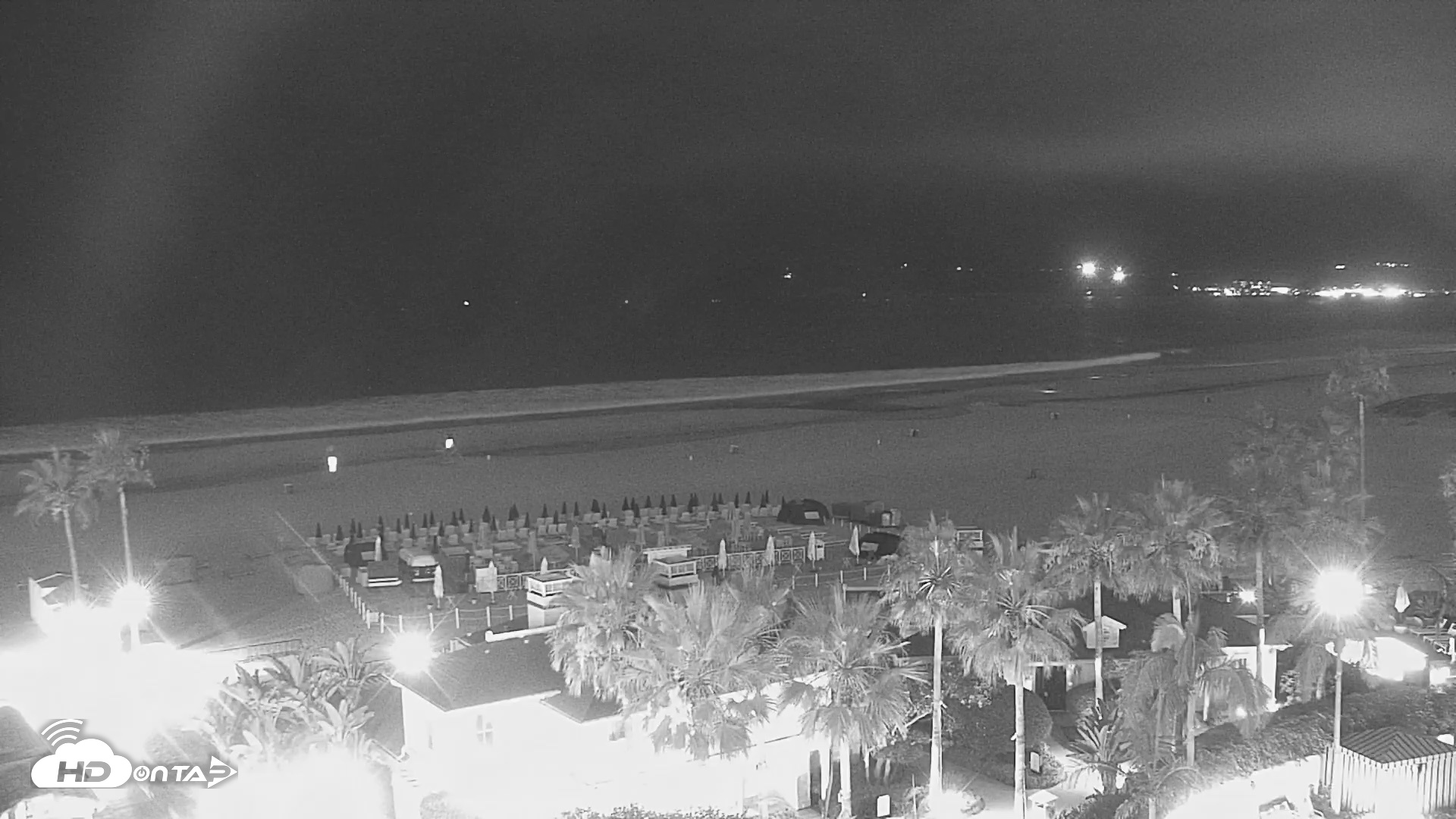 Snapshot of Hotel Del Coronado North Roaming Live Cam taken Jun 17, 2026, 10:29pm PDT