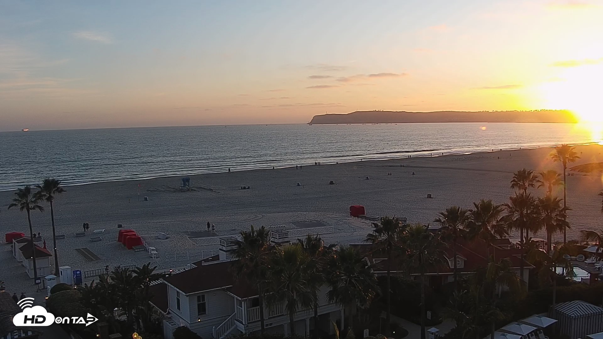 Snapshot of Hotel Del Coronado North Roaming Live Cam taken Apr 16, 2026, 7:10pm PDT