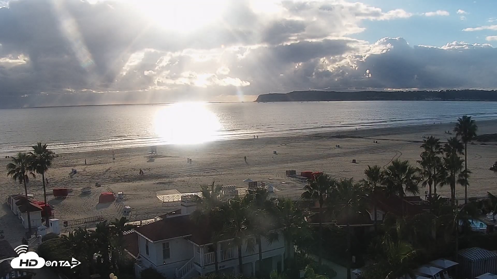 Snapshot of Hotel Del Coronado North Roaming Live Cam taken Oct 23, 2026, 4:54pm PDT
