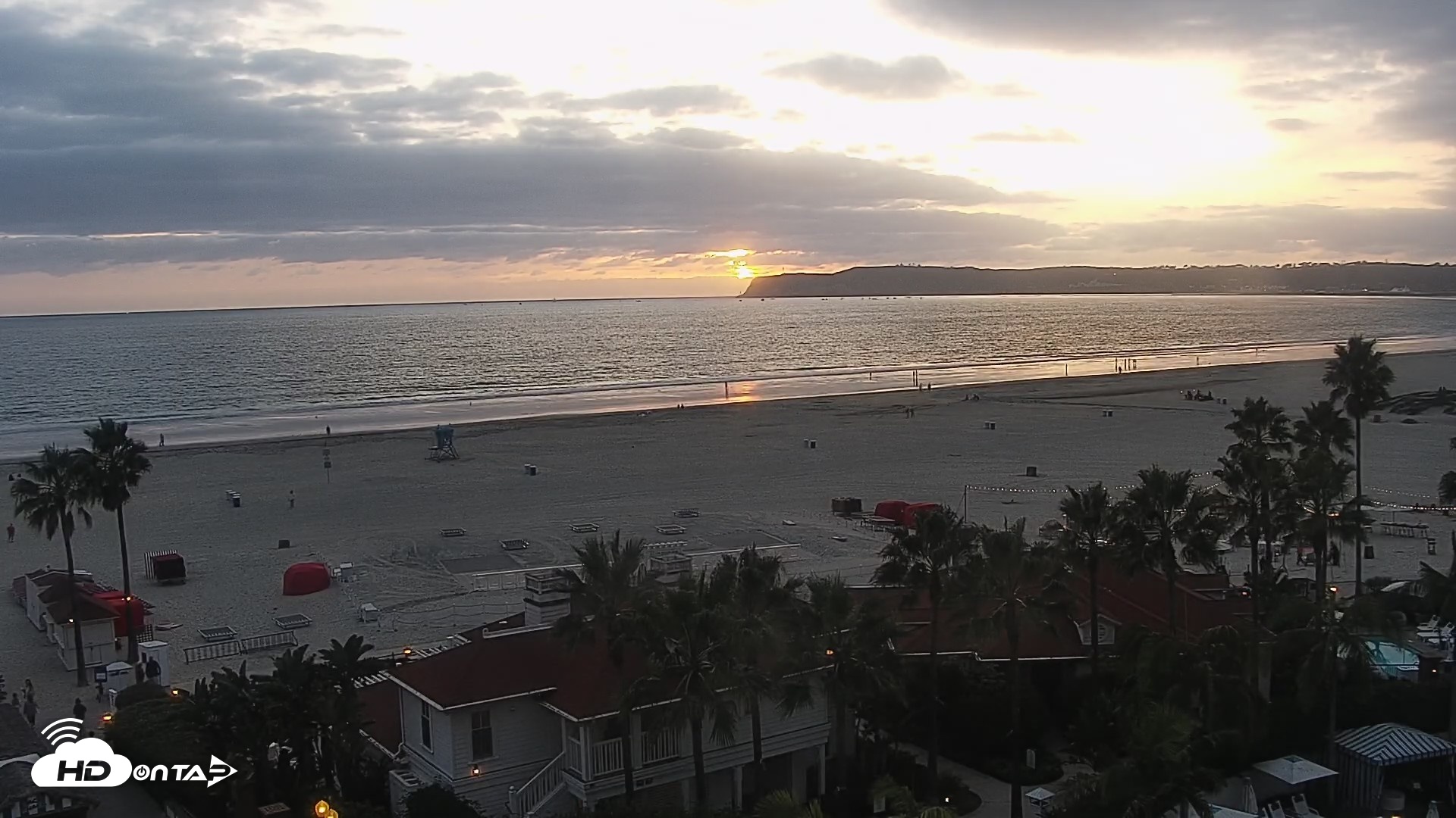 Snapshot of Hotel Del Coronado North Roaming Live Cam taken Oct 28, 2026, 5:54pm PDT