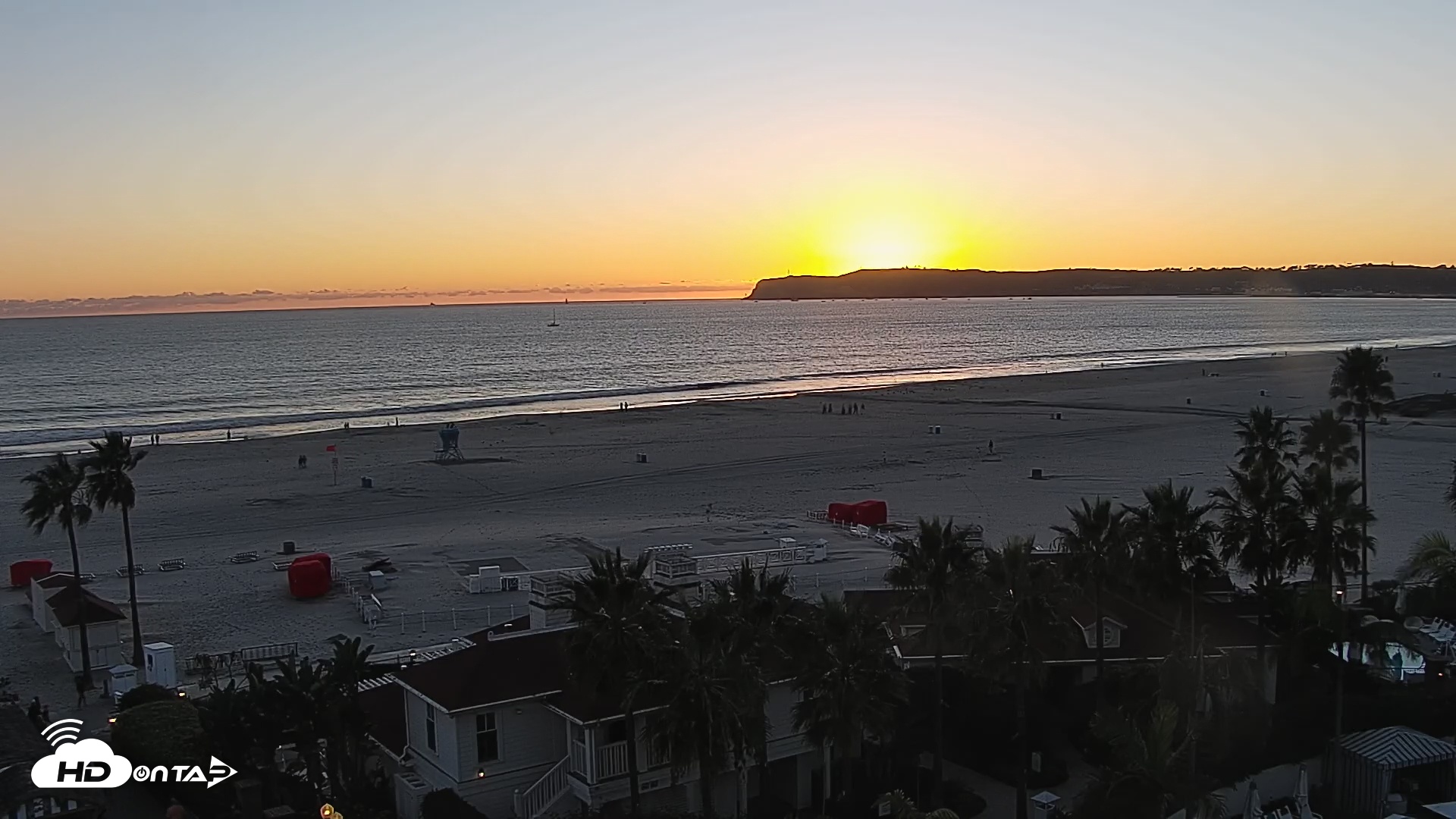 Snapshot of Hotel Del Coronado North Roaming Live Cam taken Oct 15, 2025, 6:12pm PDT