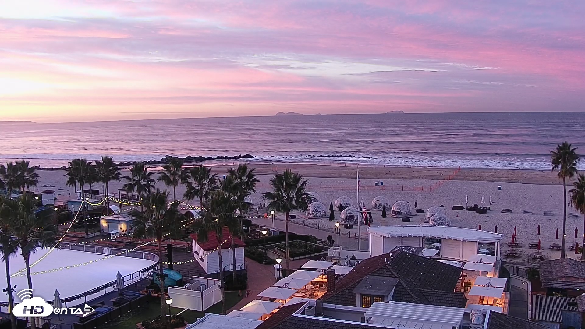 Snapshot of Hotel Del Coronado North Roaming Live Cam taken Dec 4, 2025, 6:28am PST