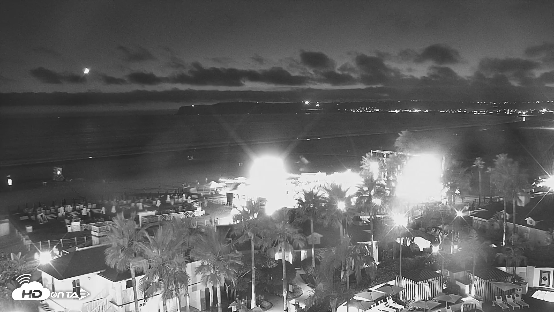 Snapshot of Hotel Del Coronado North Roaming Live Cam taken Sep 24, 2025, 7:35pm PDT