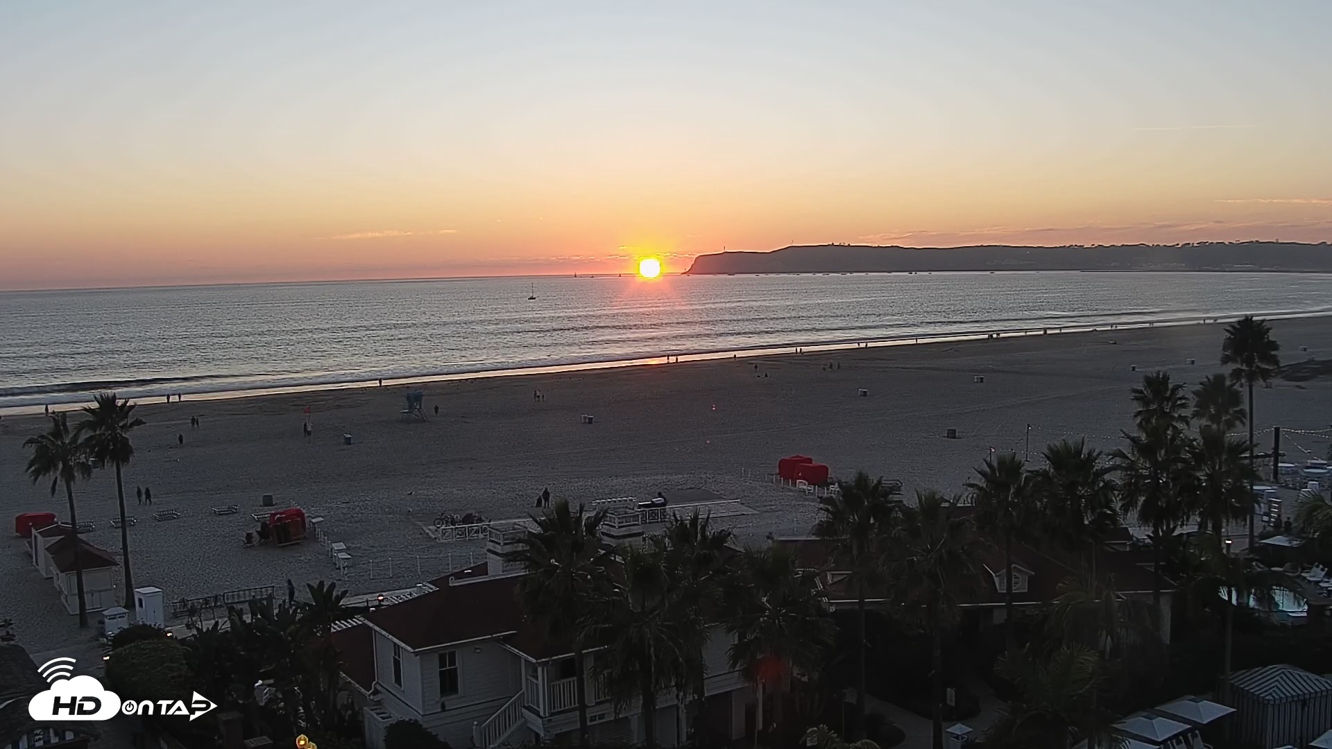 Snapshot of Hotel Del Coronado North Roaming Live Cam taken Nov 3, 2025, 4:54pm PST