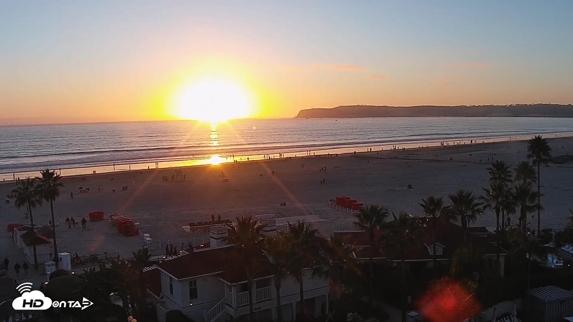 Snapshot of Hotel Del Coronado North Roaming Live Cam taken Nov 23, 2025, 4:37pm PST