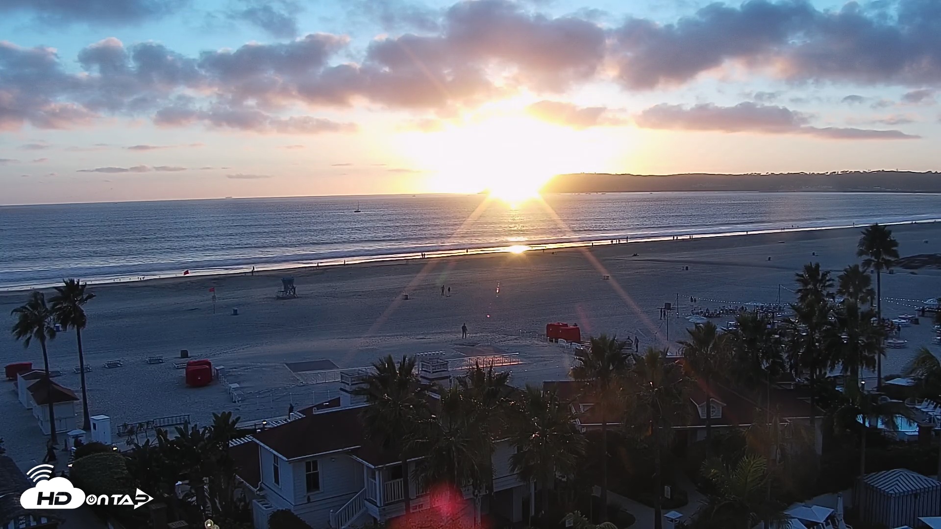 Snapshot of Hotel Del Coronado North Roaming Live Cam taken Oct 22, 2025, 6:00pm PDT