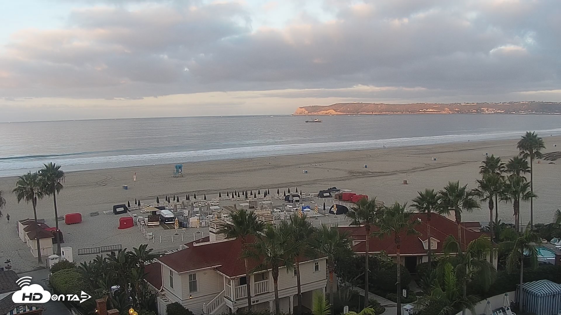 Snapshot of Hotel Del Coronado North Roaming Live Cam taken Sep 4, 2026, 6:42am PDT