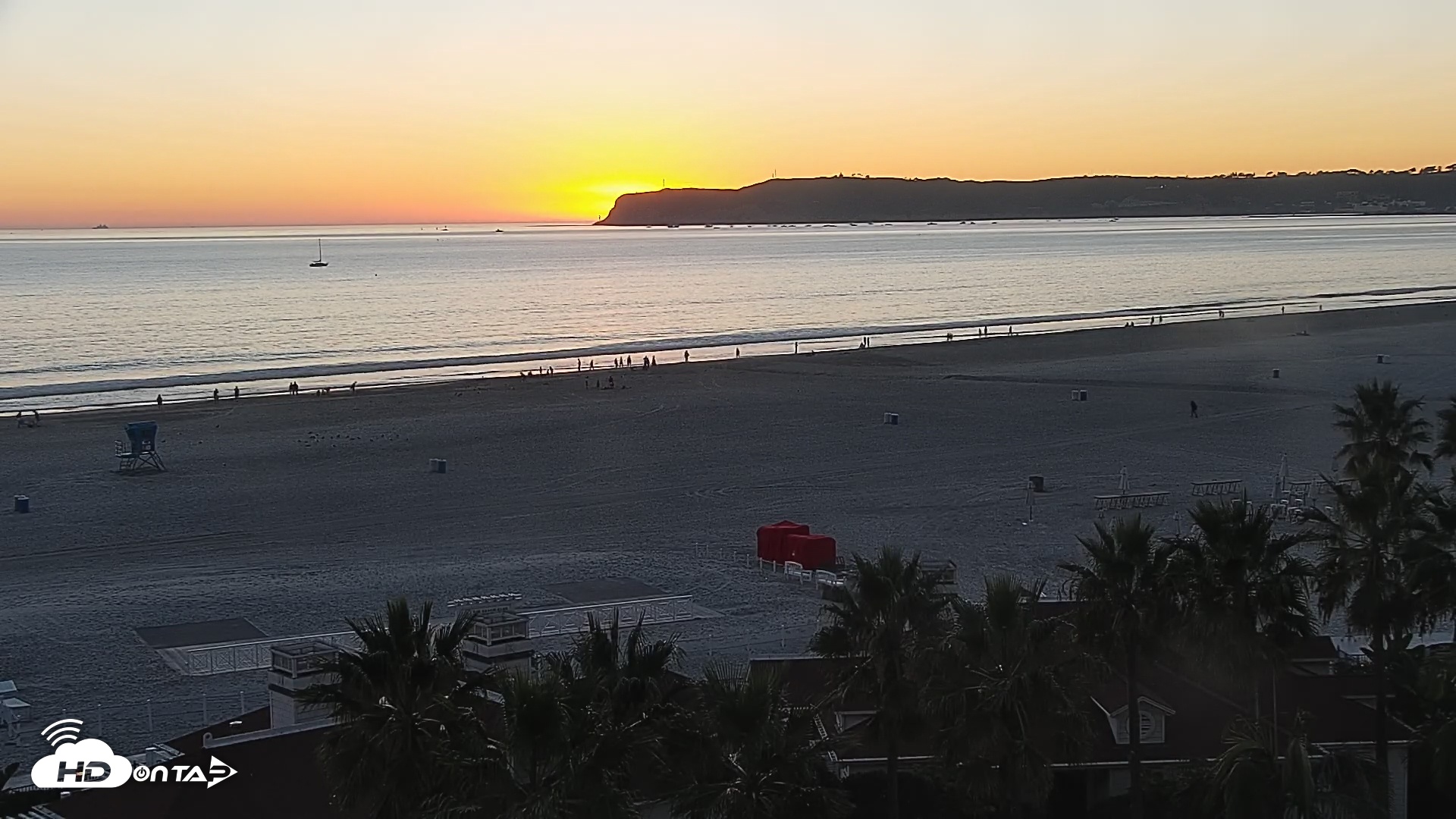 Snapshot of Hotel Del Coronado North Roaming Live Cam taken Oct 29, 2025, 6:03pm PDT
