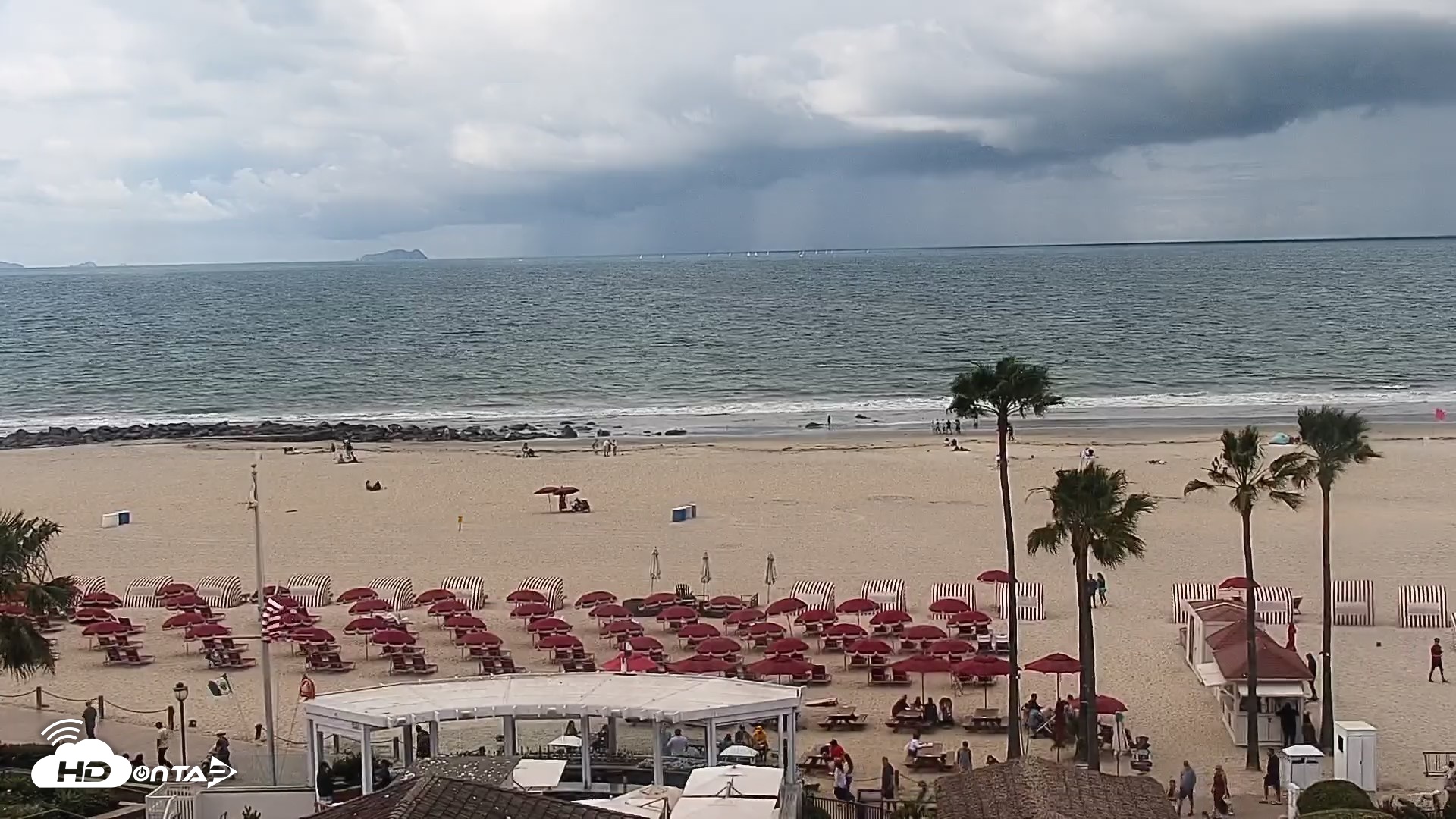 Snapshot of Hotel Del Coronado North Roaming Live Cam taken Apr 12, 2026, 11:47am PDT