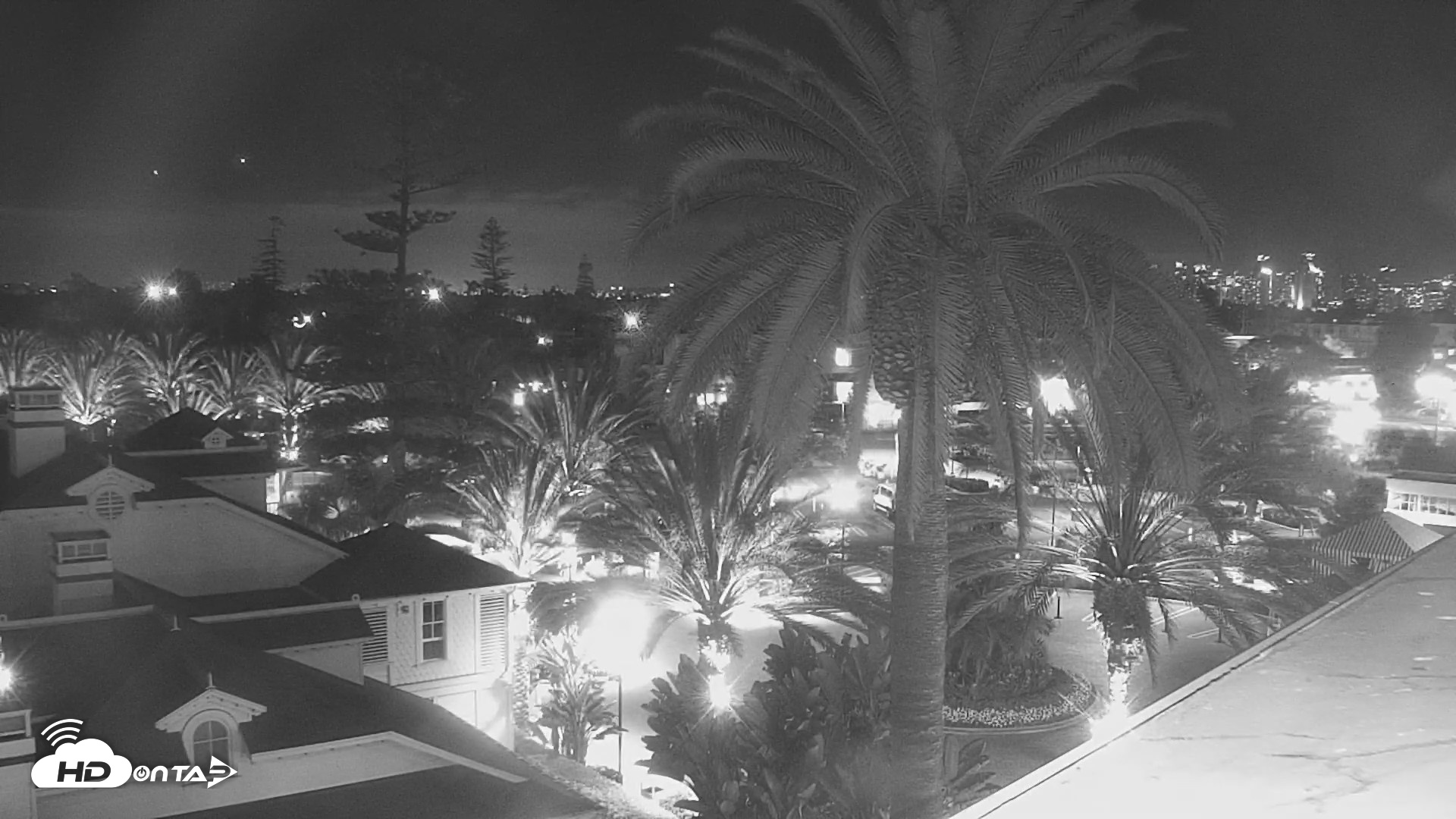 Snapshot of Hotel Del Coronado North Roaming Live Cam taken Sep 1, 2026, 8:34pm PDT