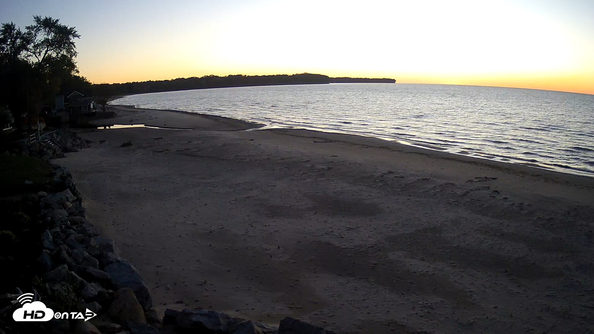 Snapshot of Sunset Bay Lake Erie New York Live Webcam taken Oct 17, 2026, 6:38pm EDT