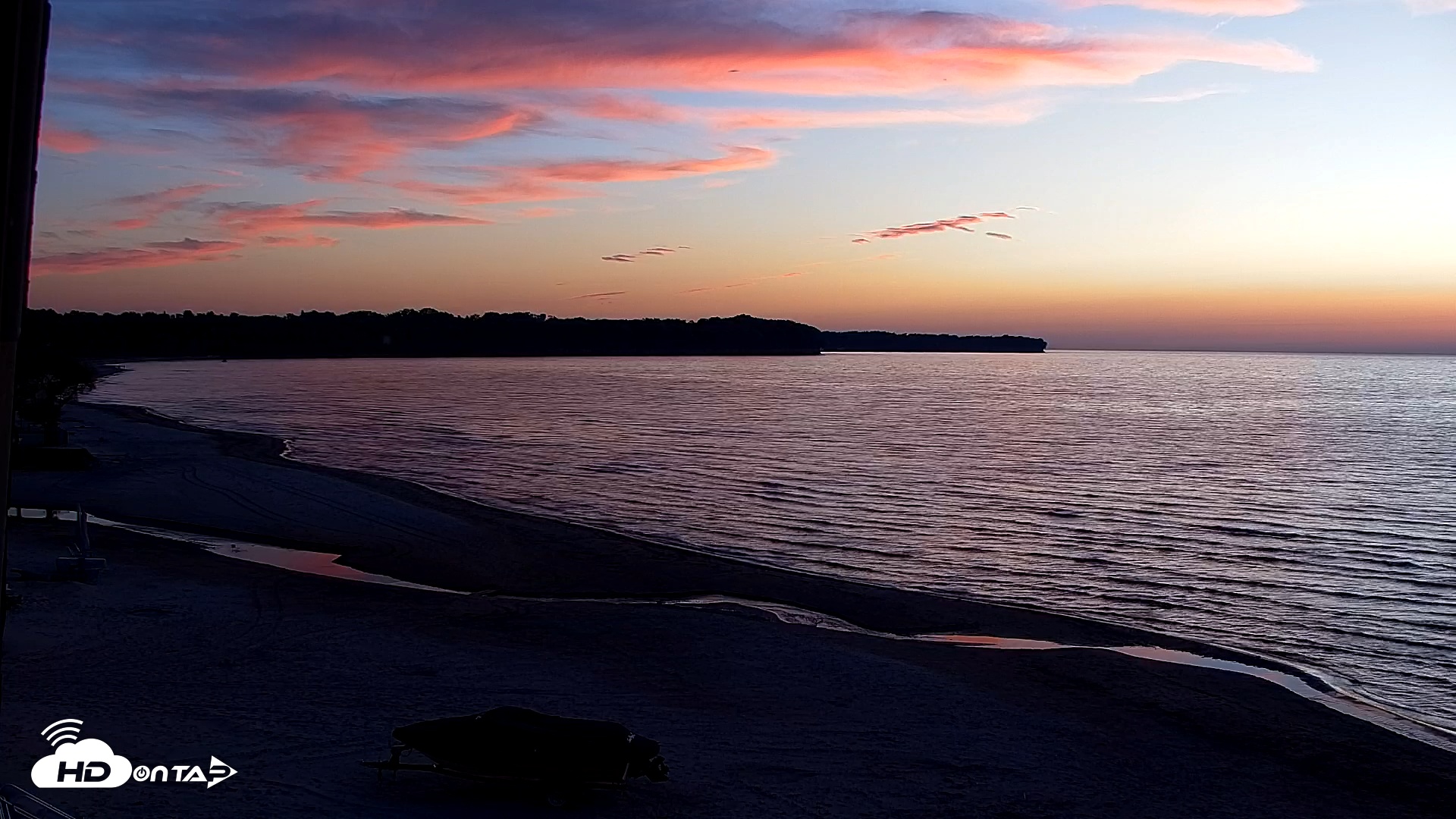 Snapshot of Sunset Bay Lake Erie New York Live Webcam taken Sep 27, 2025, 7:16pm EDT