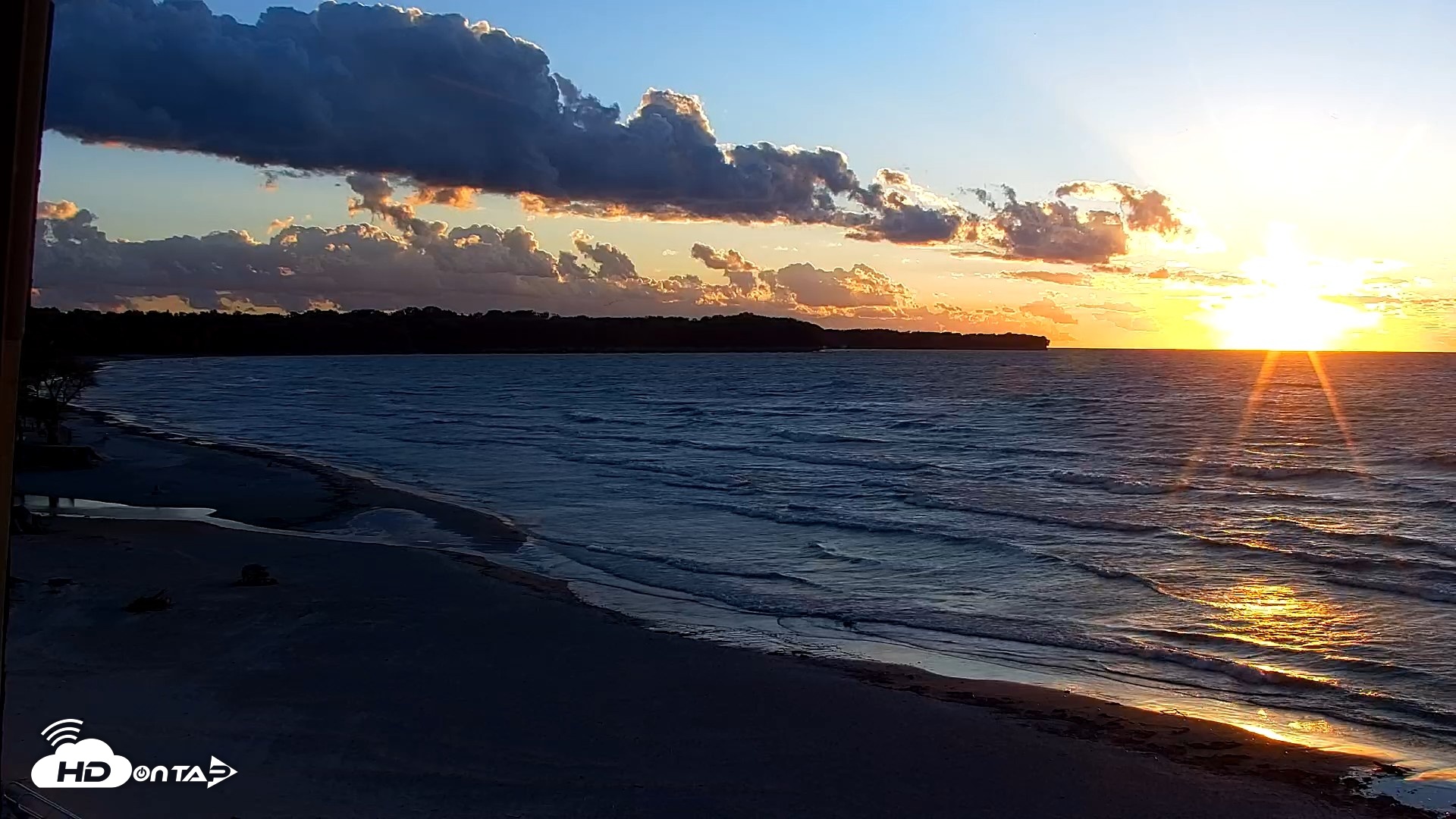 Snapshot of Sunset Bay Lake Erie New York Live Webcam taken Oct 8, 2026, 6:34pm EDT